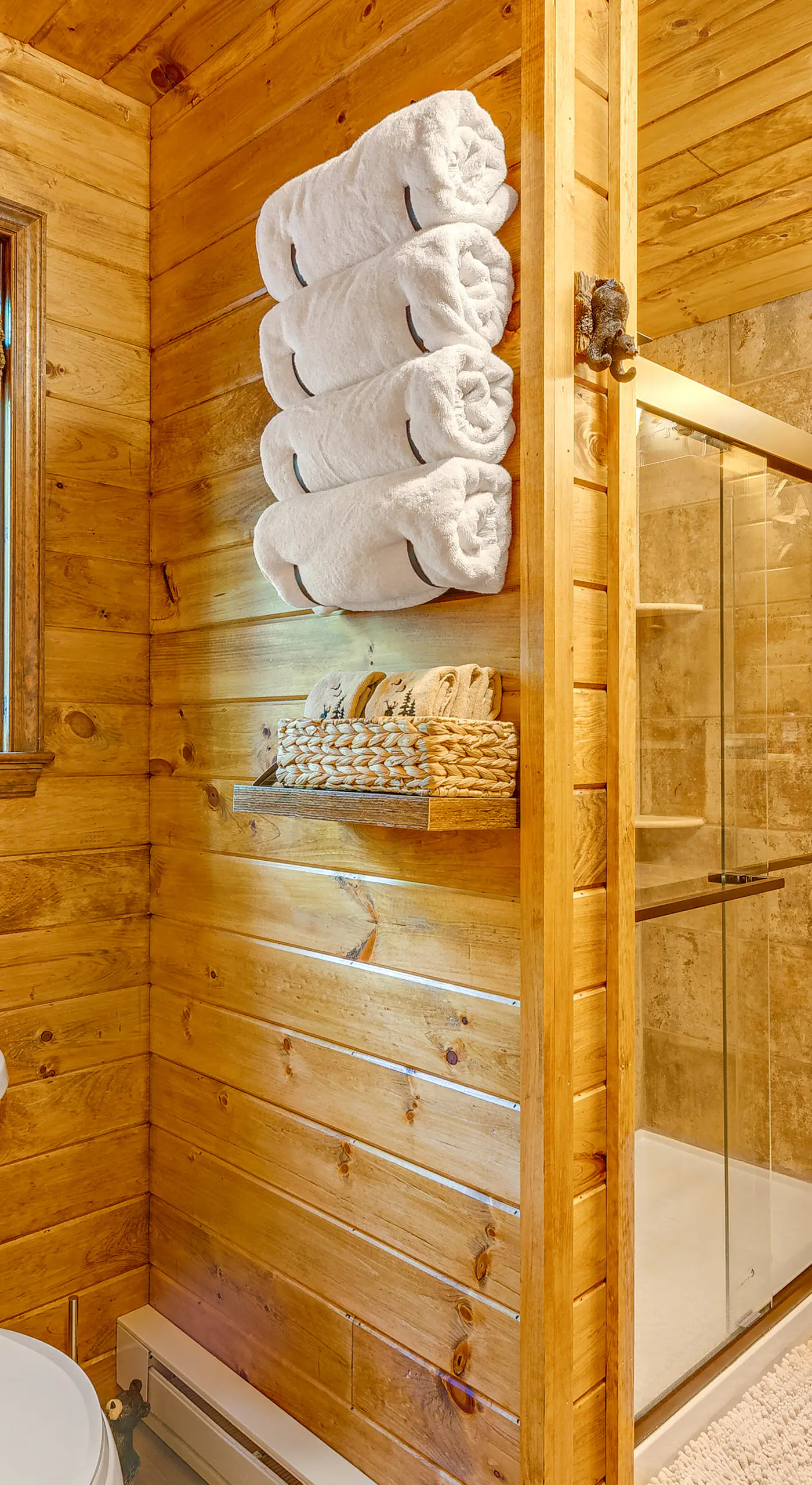 Game Room & Hot Tub: ‘Pine Bear' Pocono Lake Cabin