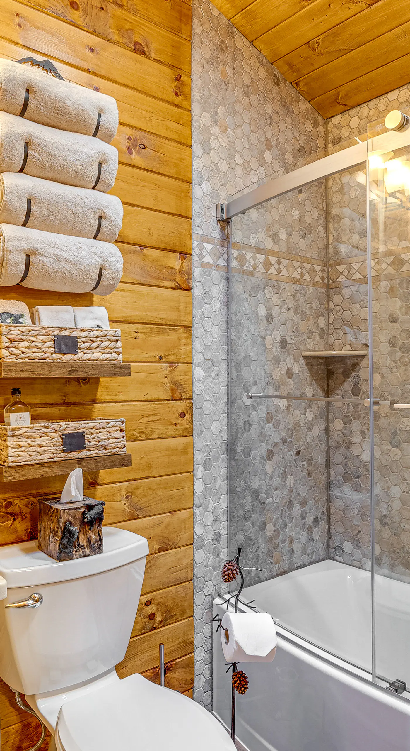 Game Room & Hot Tub: ‘Pine Bear' Pocono Lake Cabin