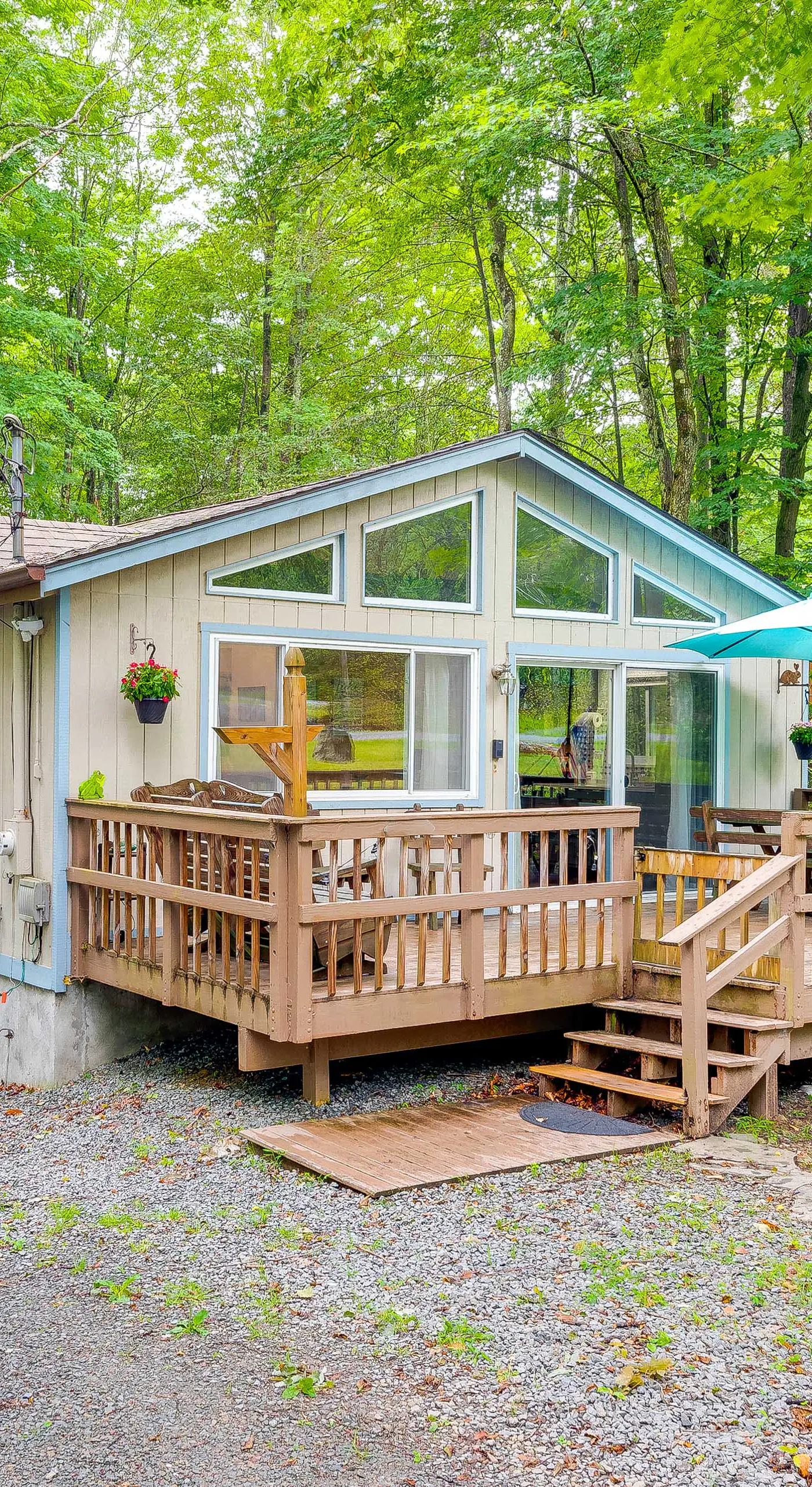 Deck & Fire Pit: Pet-Friendly Pocono Lake Abode!
