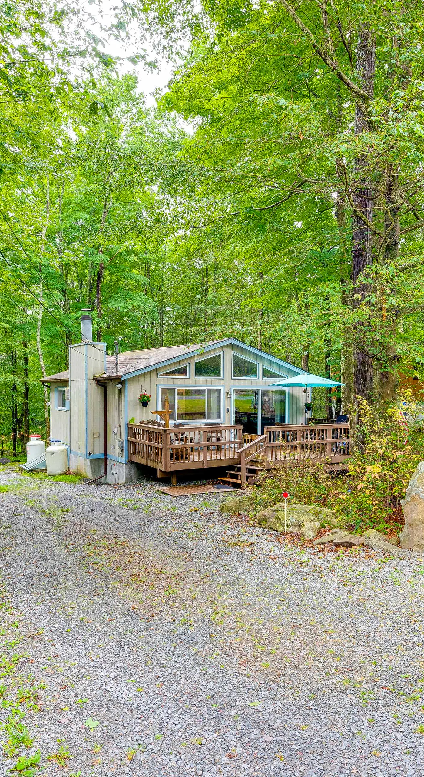 Deck & Fire Pit: Pet-Friendly Pocono Lake Abode!