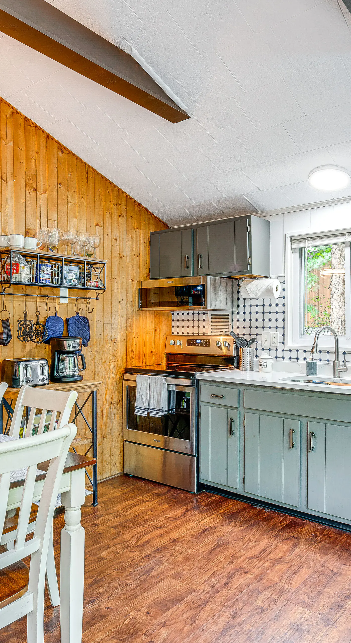 Deck & Fire Pit: Pet-Friendly Pocono Lake Abode!
