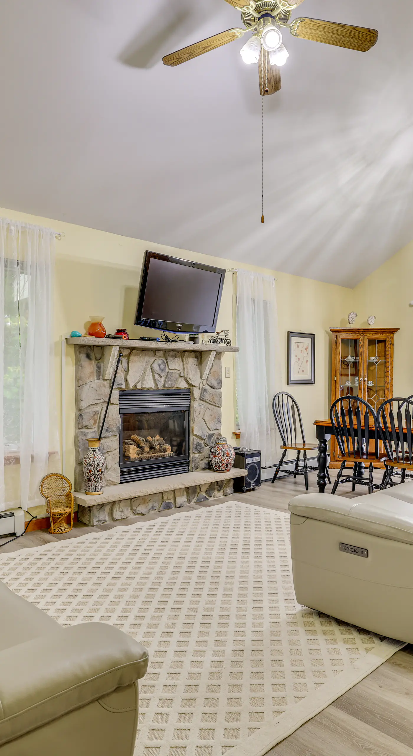 Private Hot Tub: Lakefront Poconos Home!