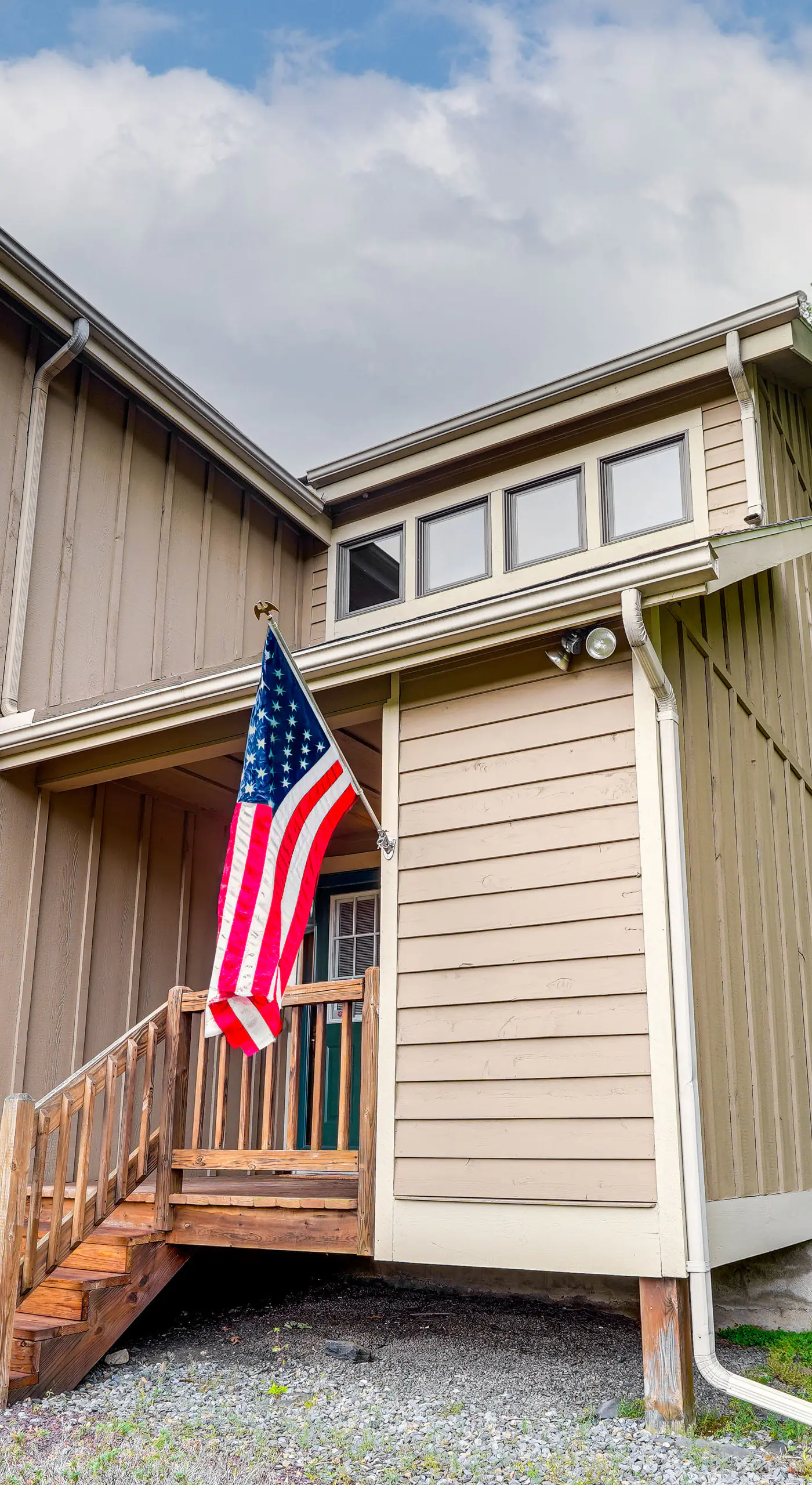 Tannersville Resort Home w/ Deck & Gas Grill!
