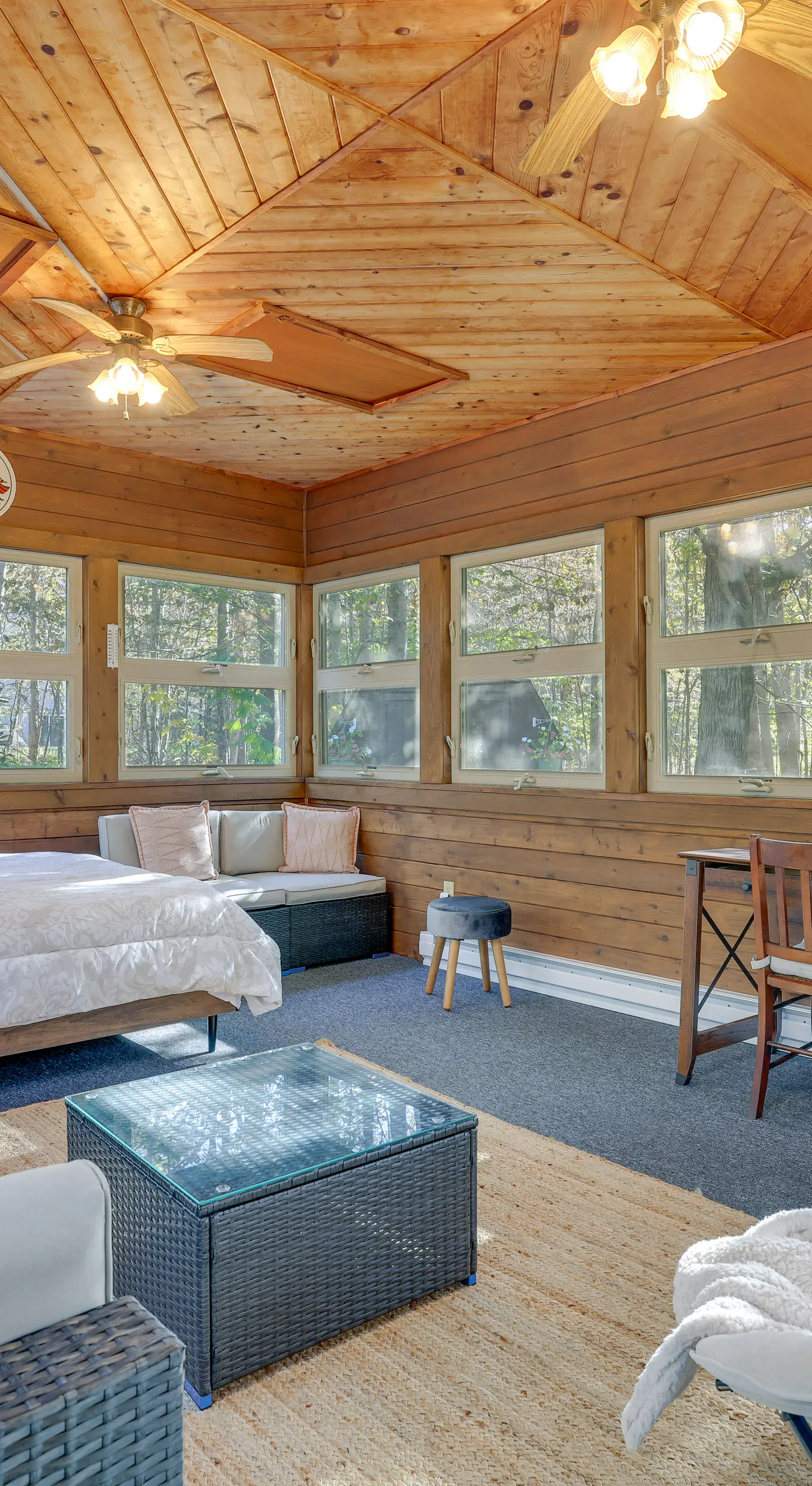 Near Water Parks: Pet-Friendly Tobyhanna Getaway!