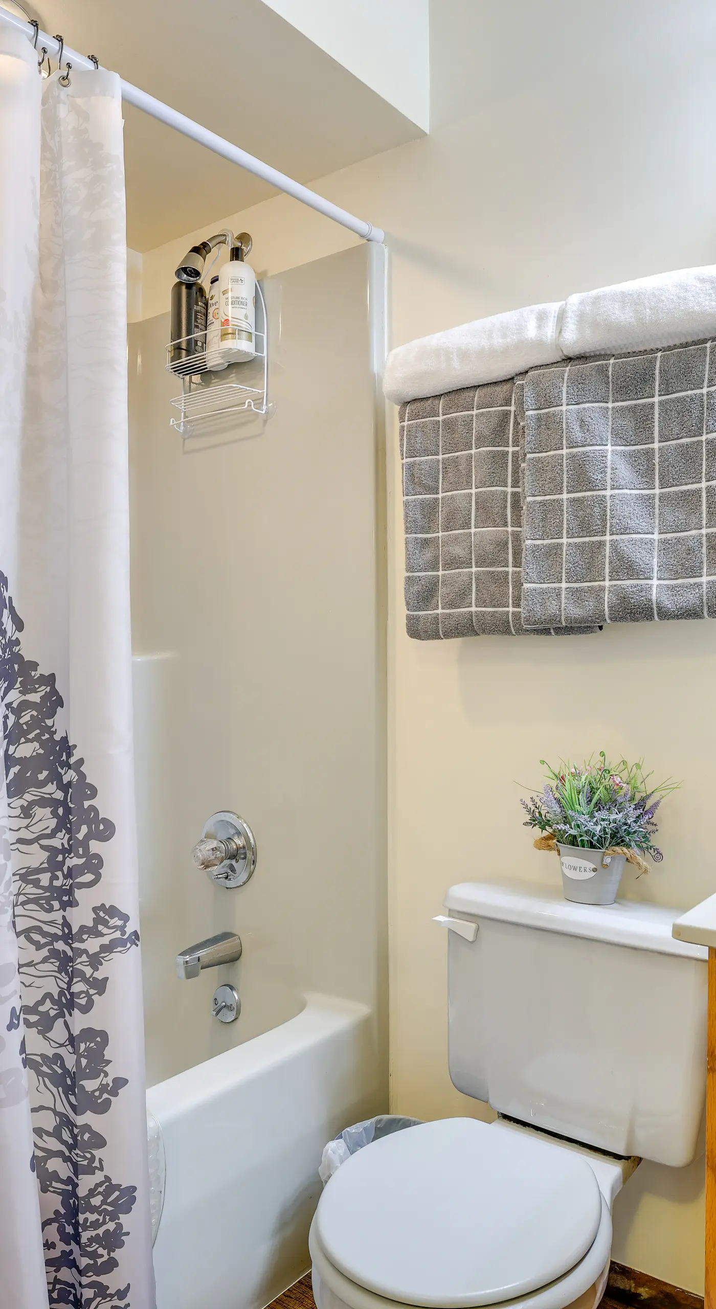 Near Water Parks: Pet-Friendly Tobyhanna Getaway!