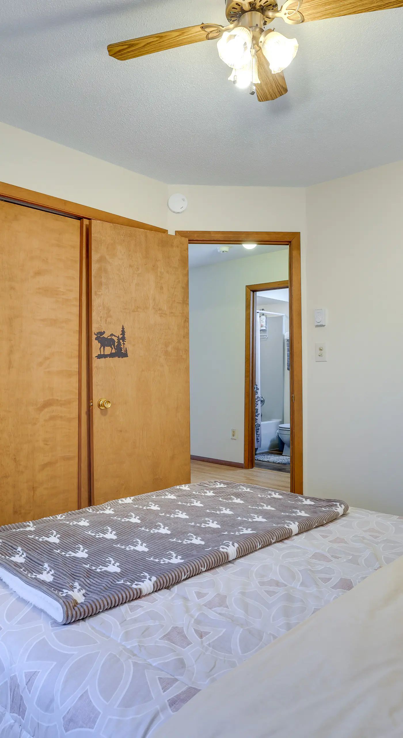 Near Water Parks: Pet-Friendly Tobyhanna Getaway!