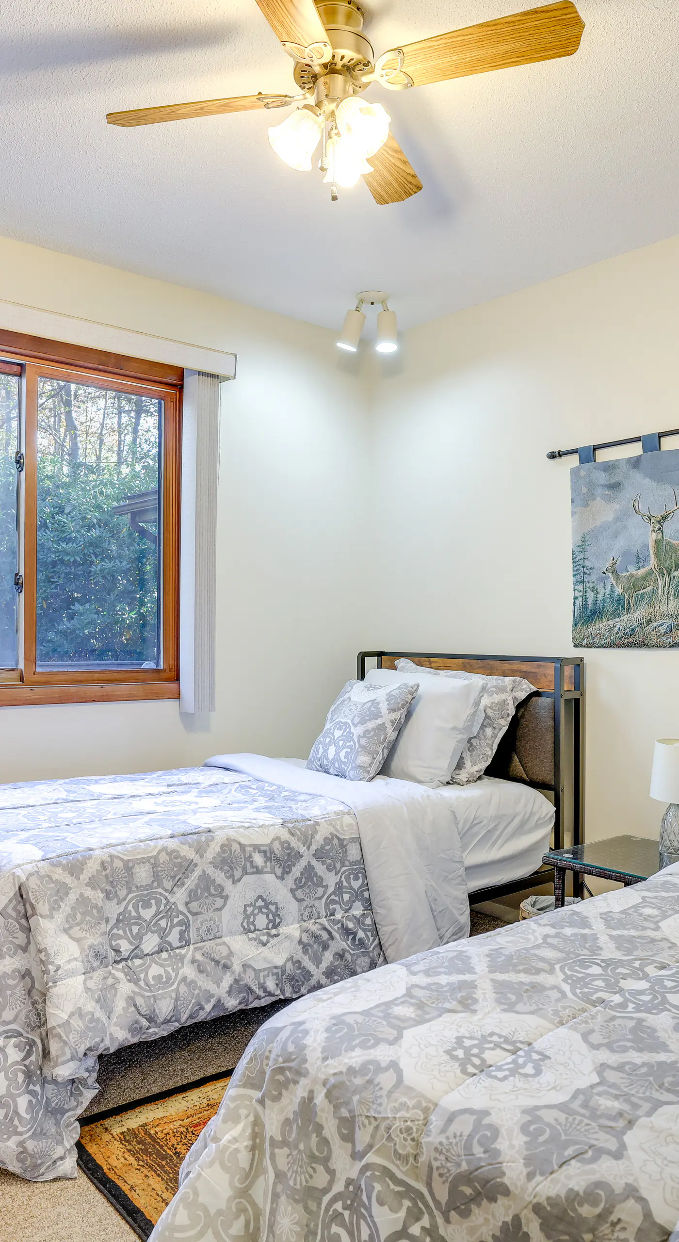 Near Water Parks: Pet-Friendly Tobyhanna Getaway!