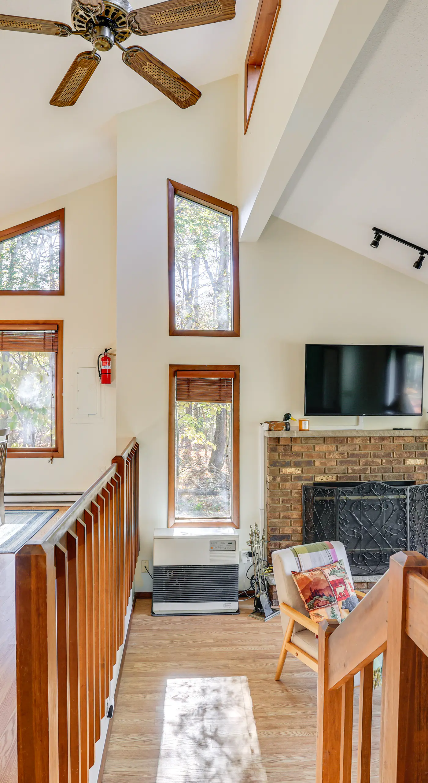 Near Water Parks: Pet-Friendly Tobyhanna Getaway!