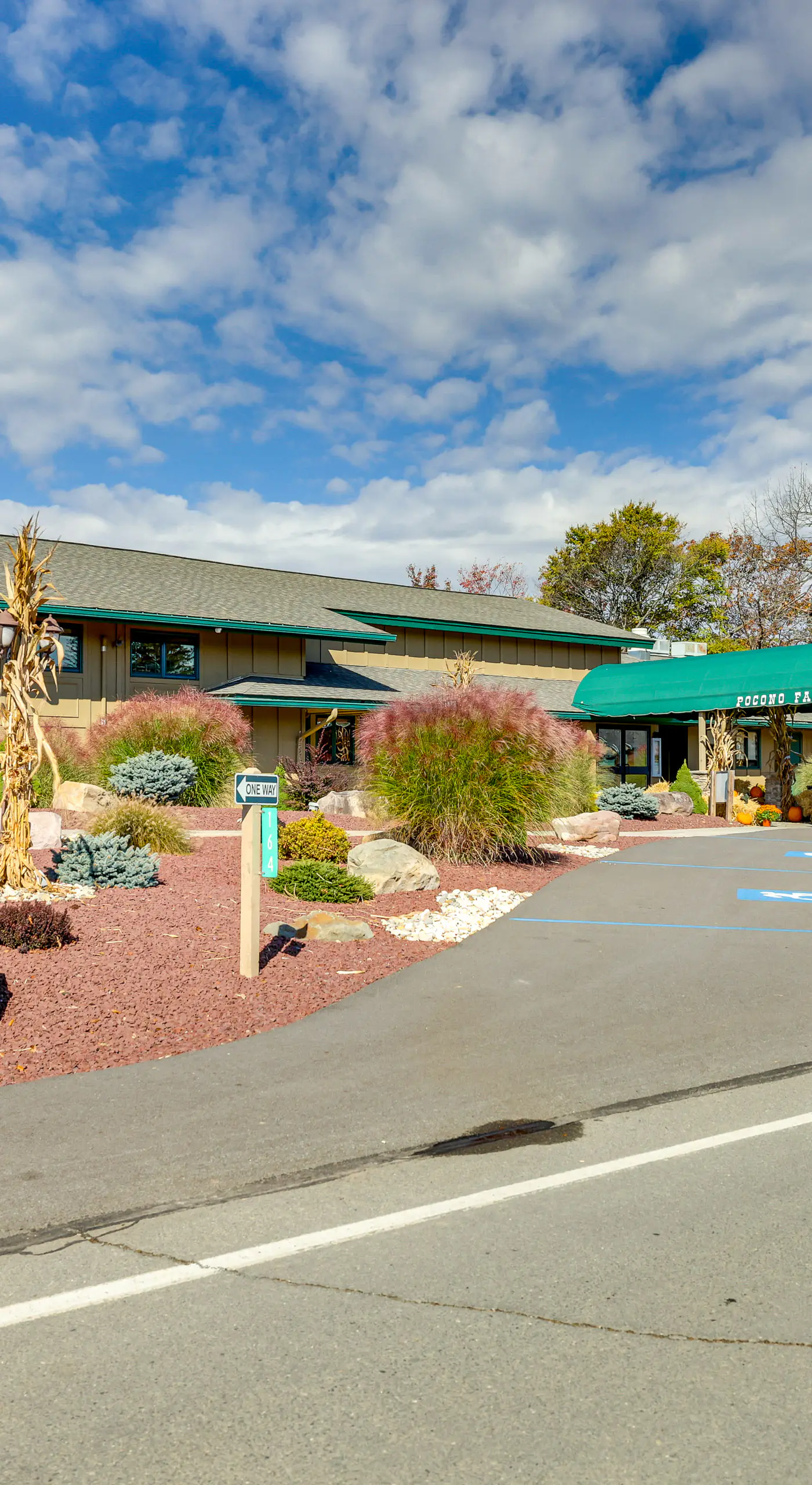 Near Water Parks: Pet-Friendly Tobyhanna Getaway!