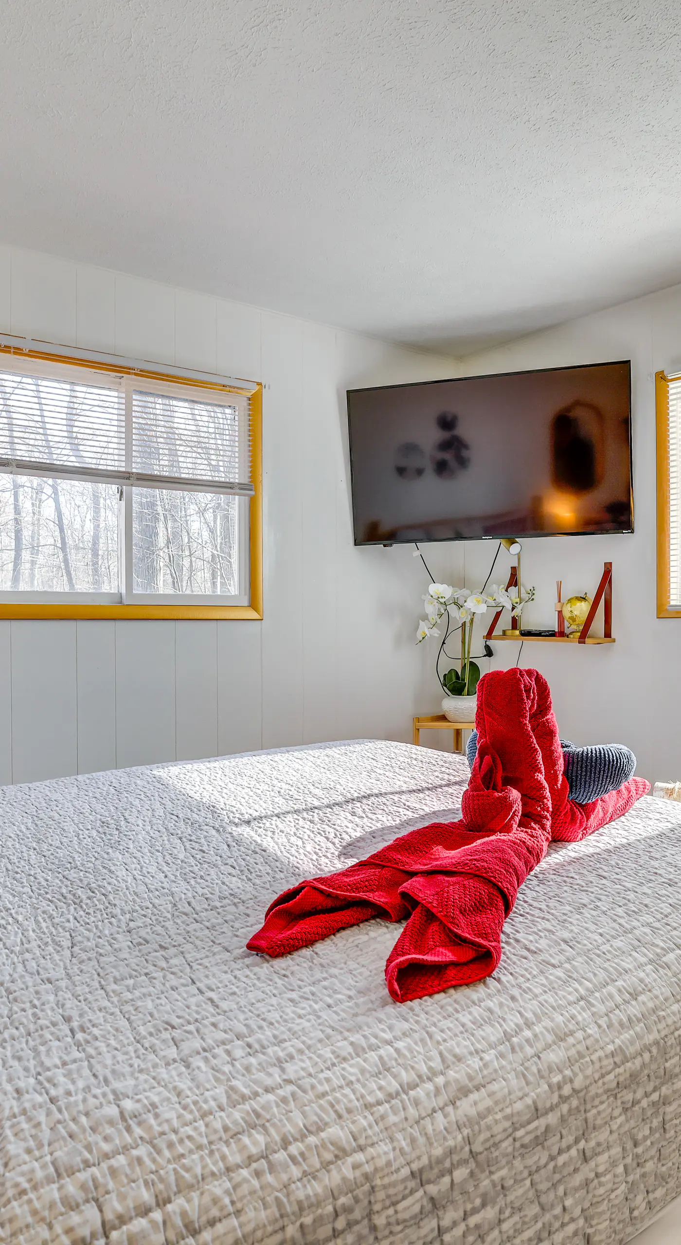 Private Hot Tub & Game Room: Pocono Family Cabin!