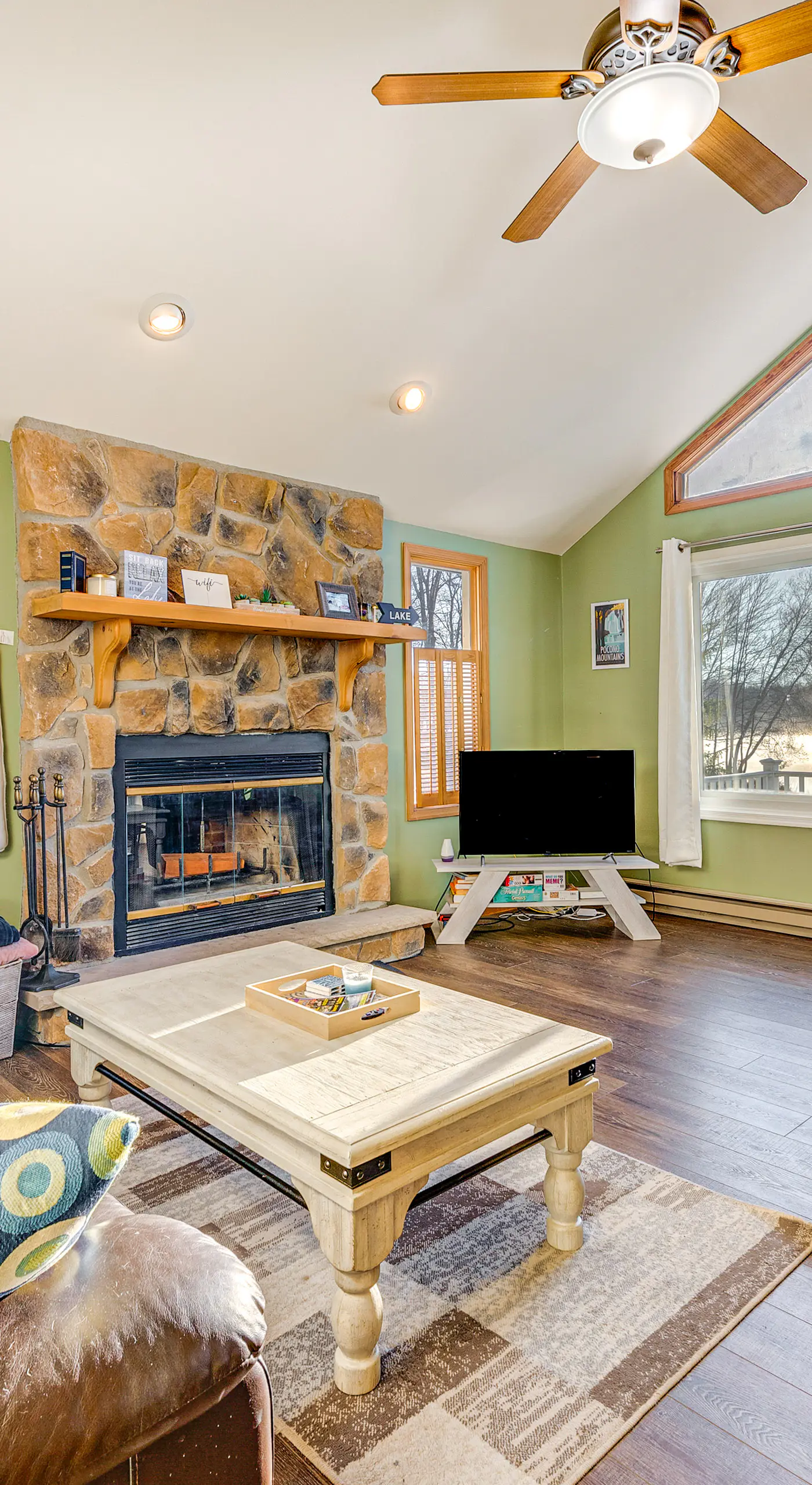 Lakefront Cabin: Kayaks, Paddle Boards & Fishing