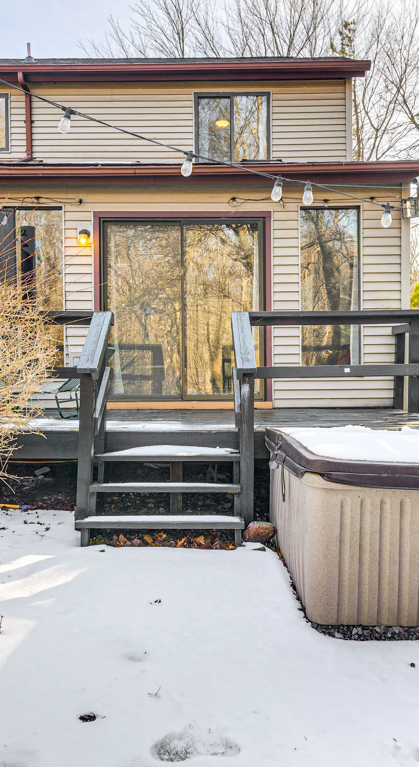 Hot Tub & Game Room: Long Pond Getaway!