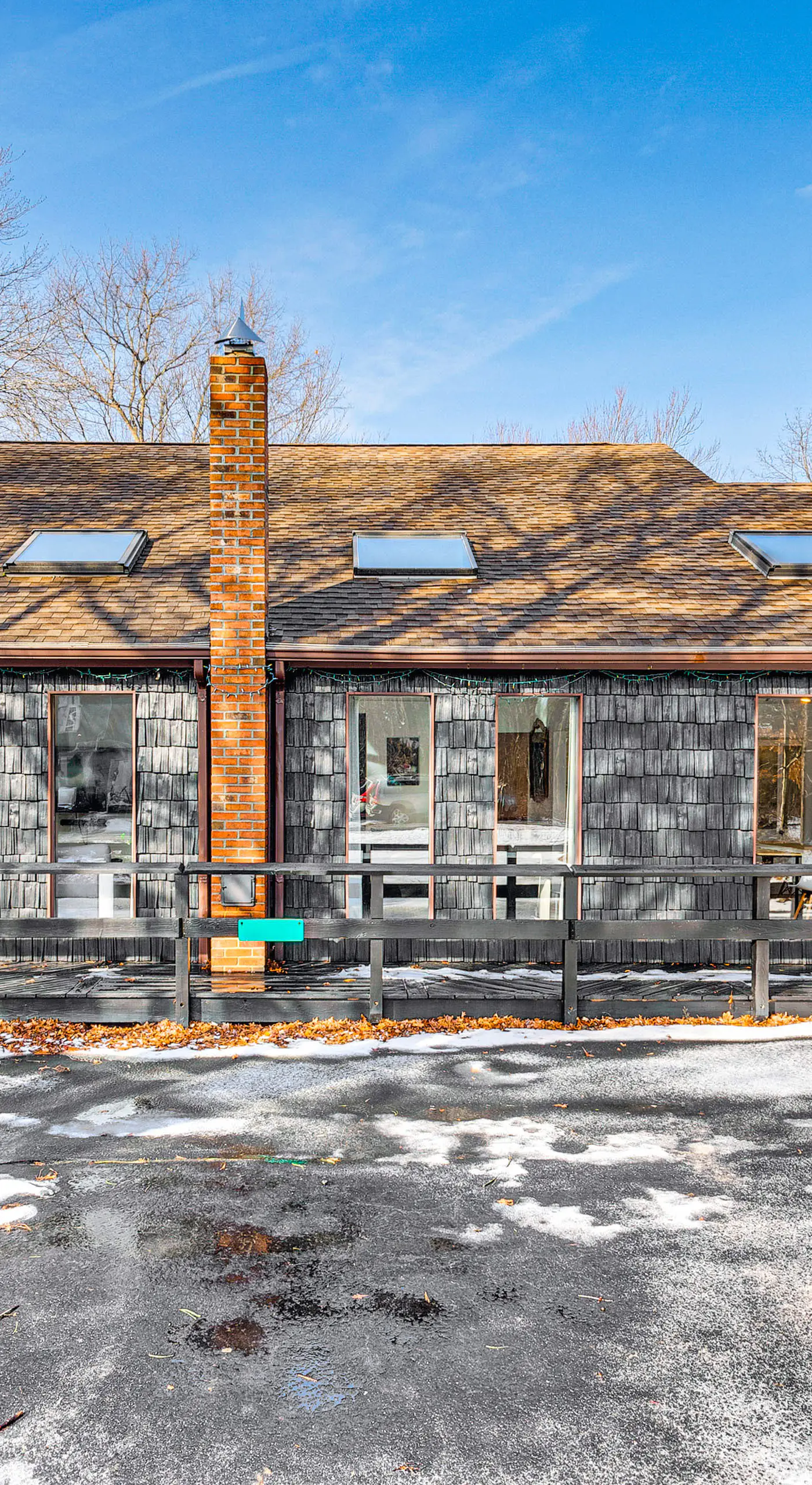 Hot Tub & Game Room: Long Pond Getaway!