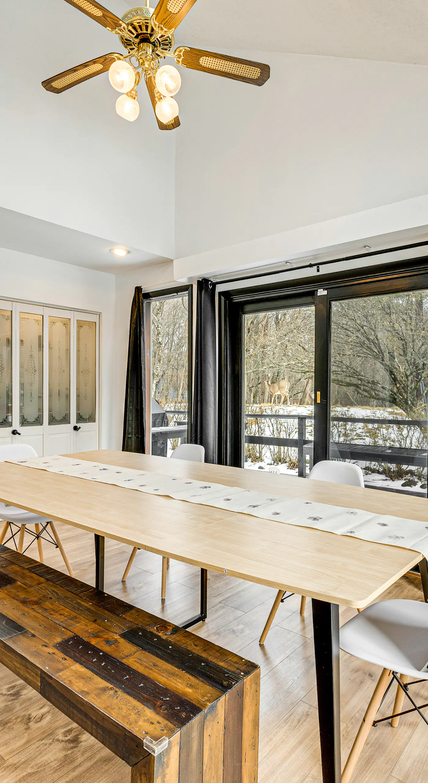 Hot Tub & Game Room: Long Pond Getaway!