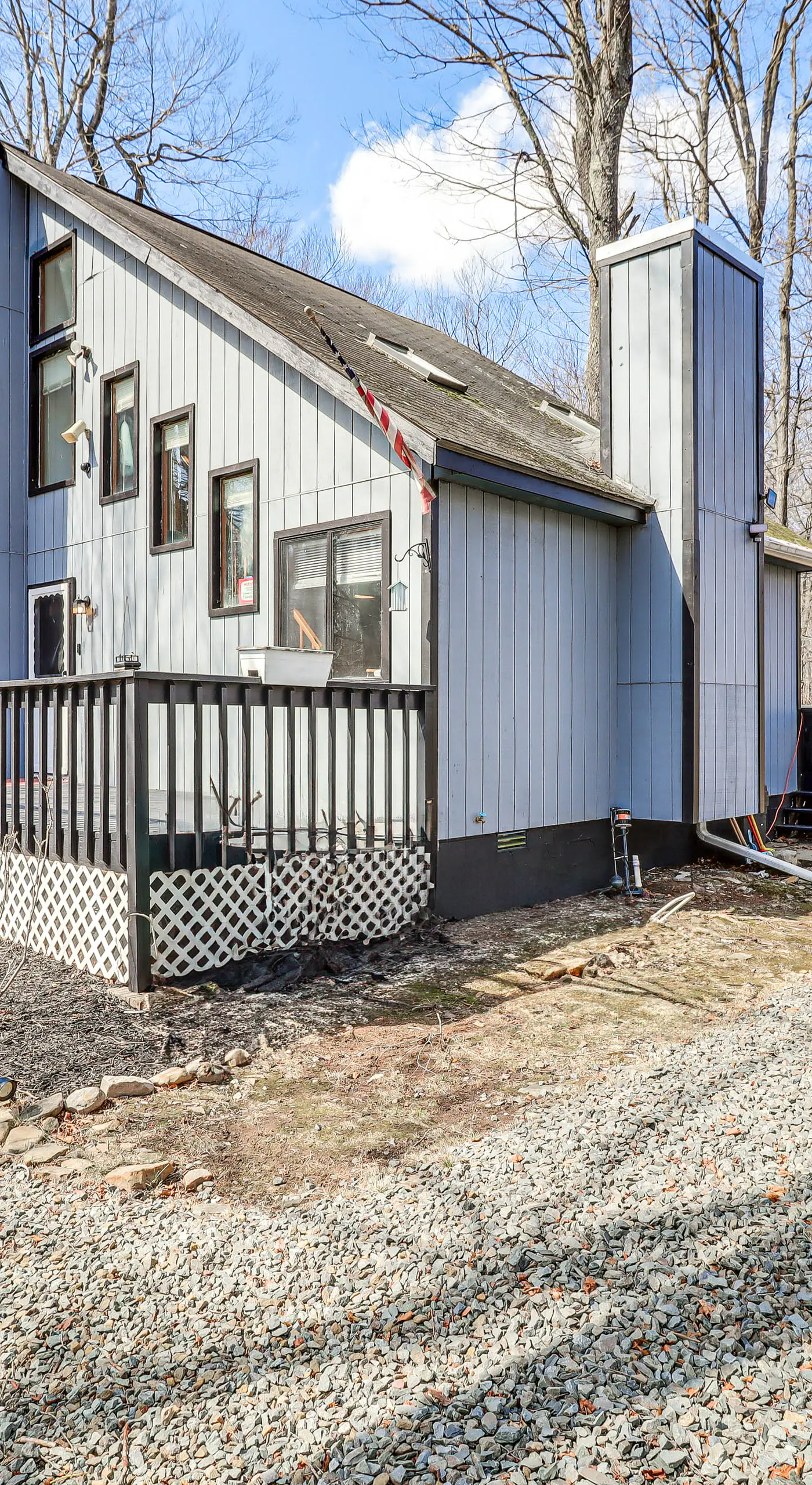 3 Mi to Tobyhanna State Park: Home w/ Serene Deck!