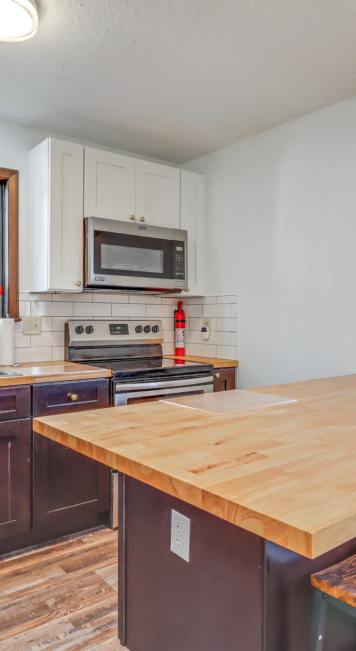 3 Mi to Tobyhanna State Park: Home w/ Serene Deck!