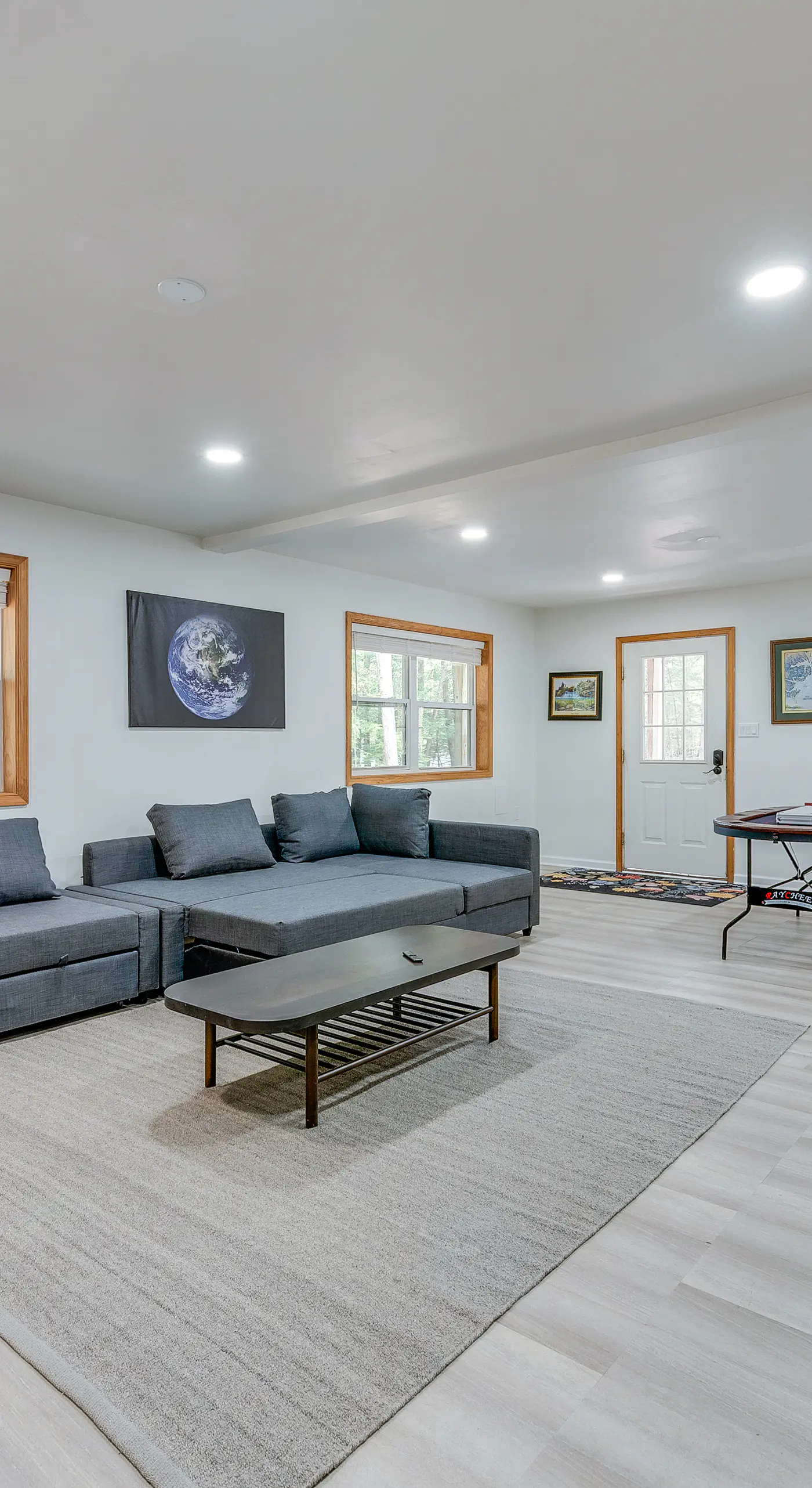 Lakefront Poconos Cabin w/ Deck & Game Room