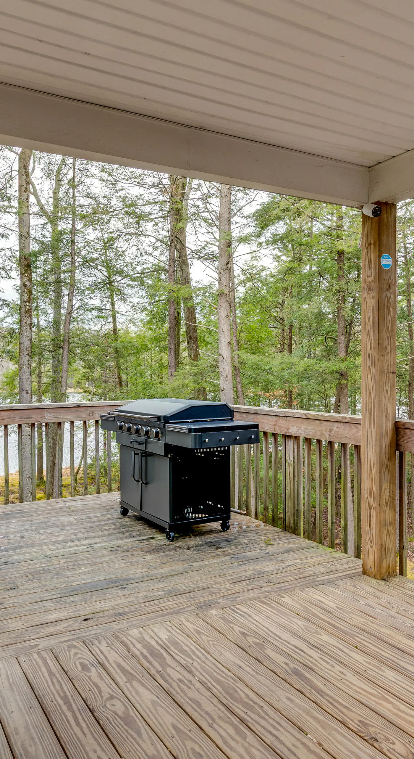 Lakefront Poconos Cabin w/ Deck & Game Room