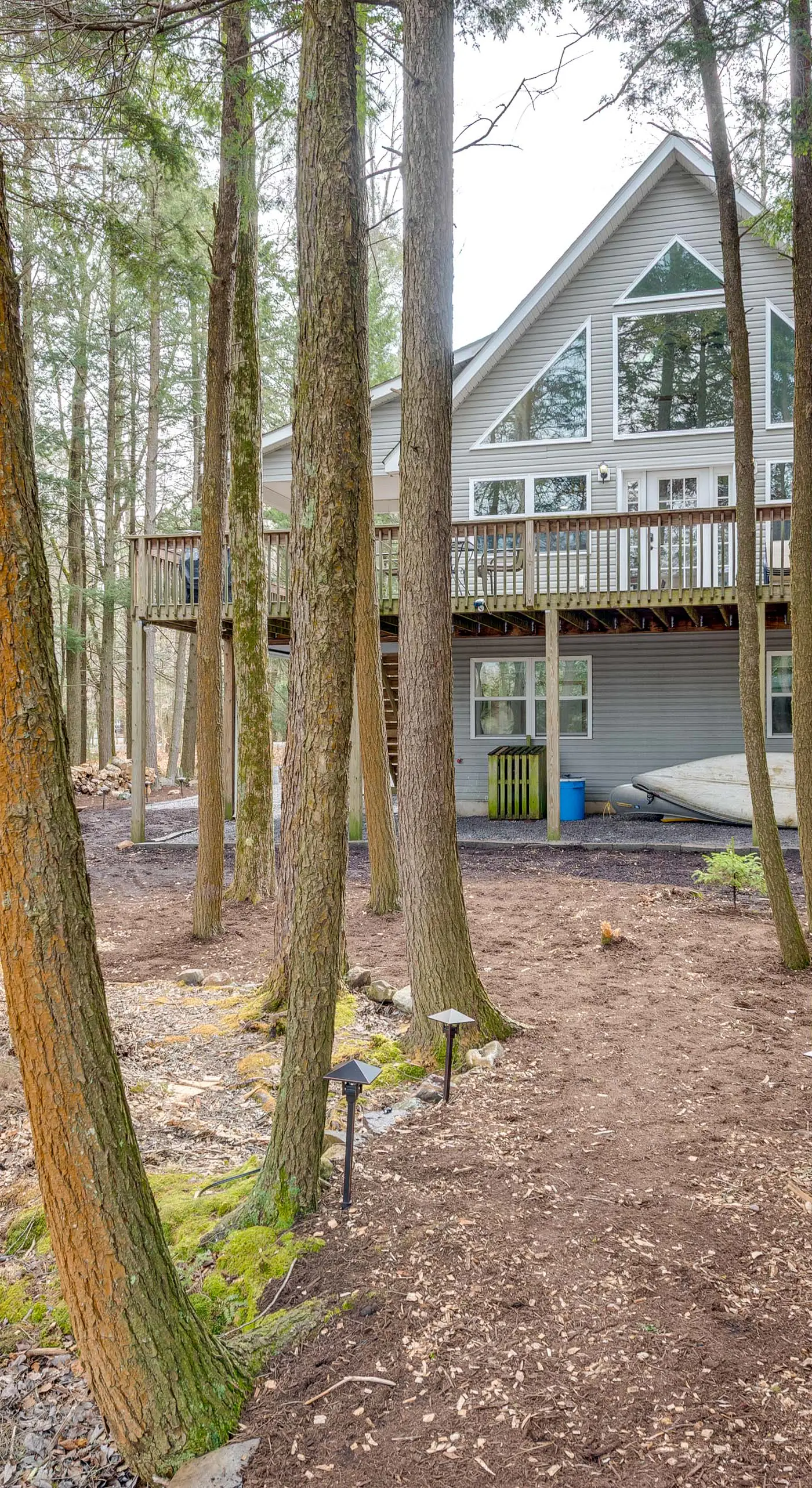 Lakefront Poconos Cabin w/ Deck & Game Room