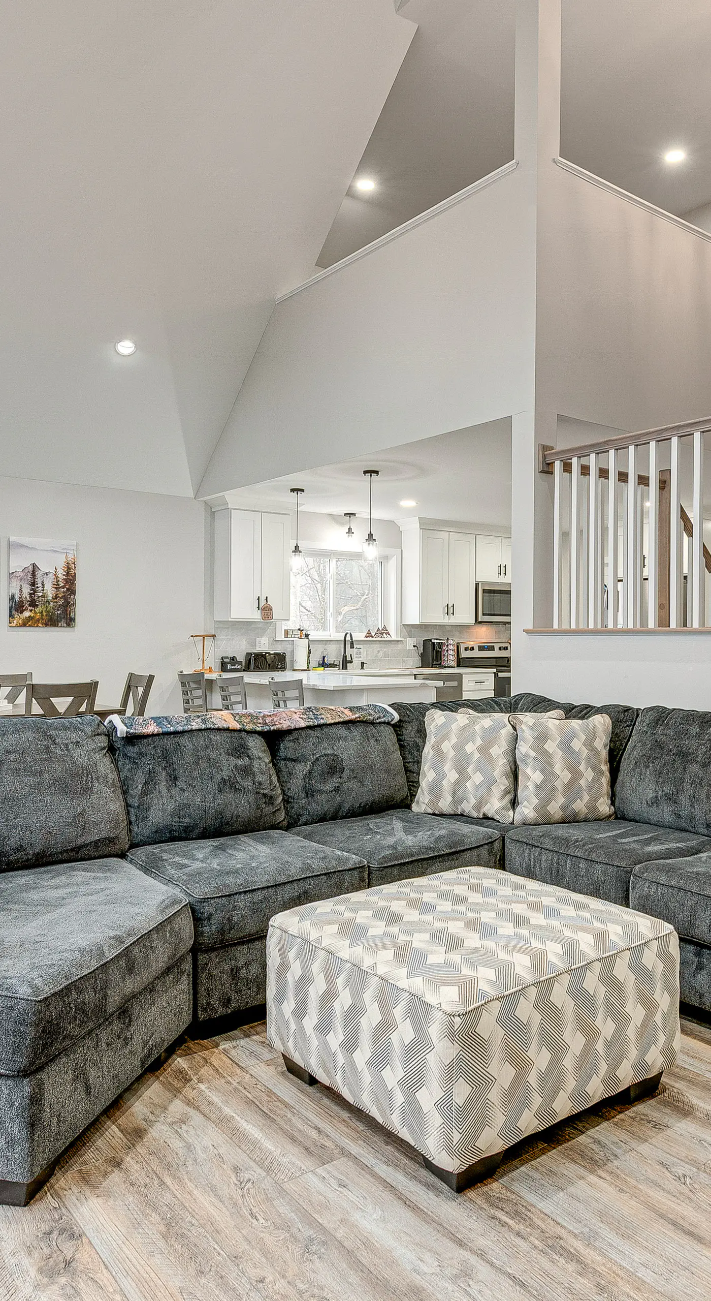 Lake & Pool Access: Poconos Family Getaway!