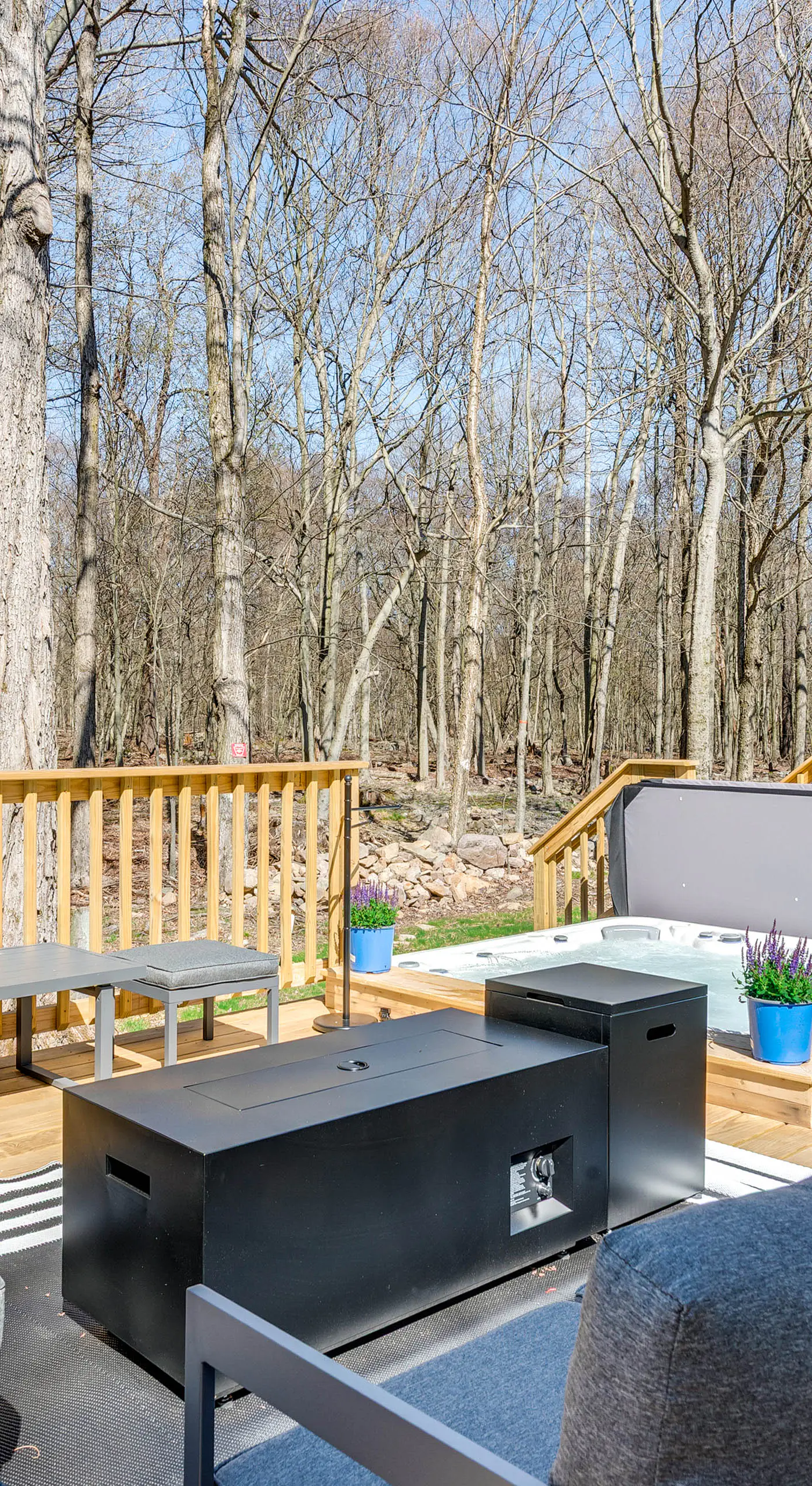 Poconos Hot Tub Haven! 14 Mi to Camelback Resort