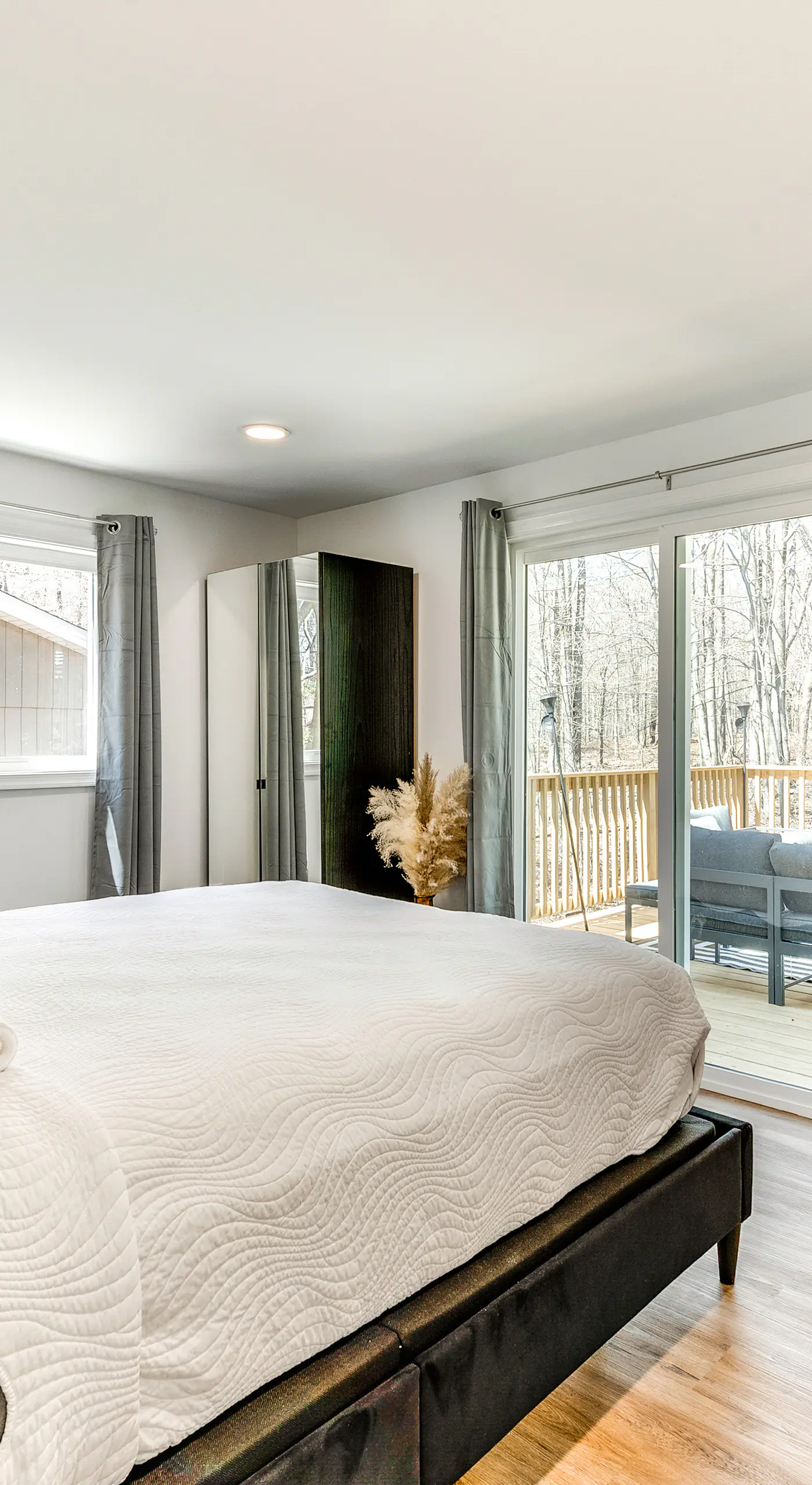 Poconos Hot Tub Haven! 14 Mi to Camelback Resort