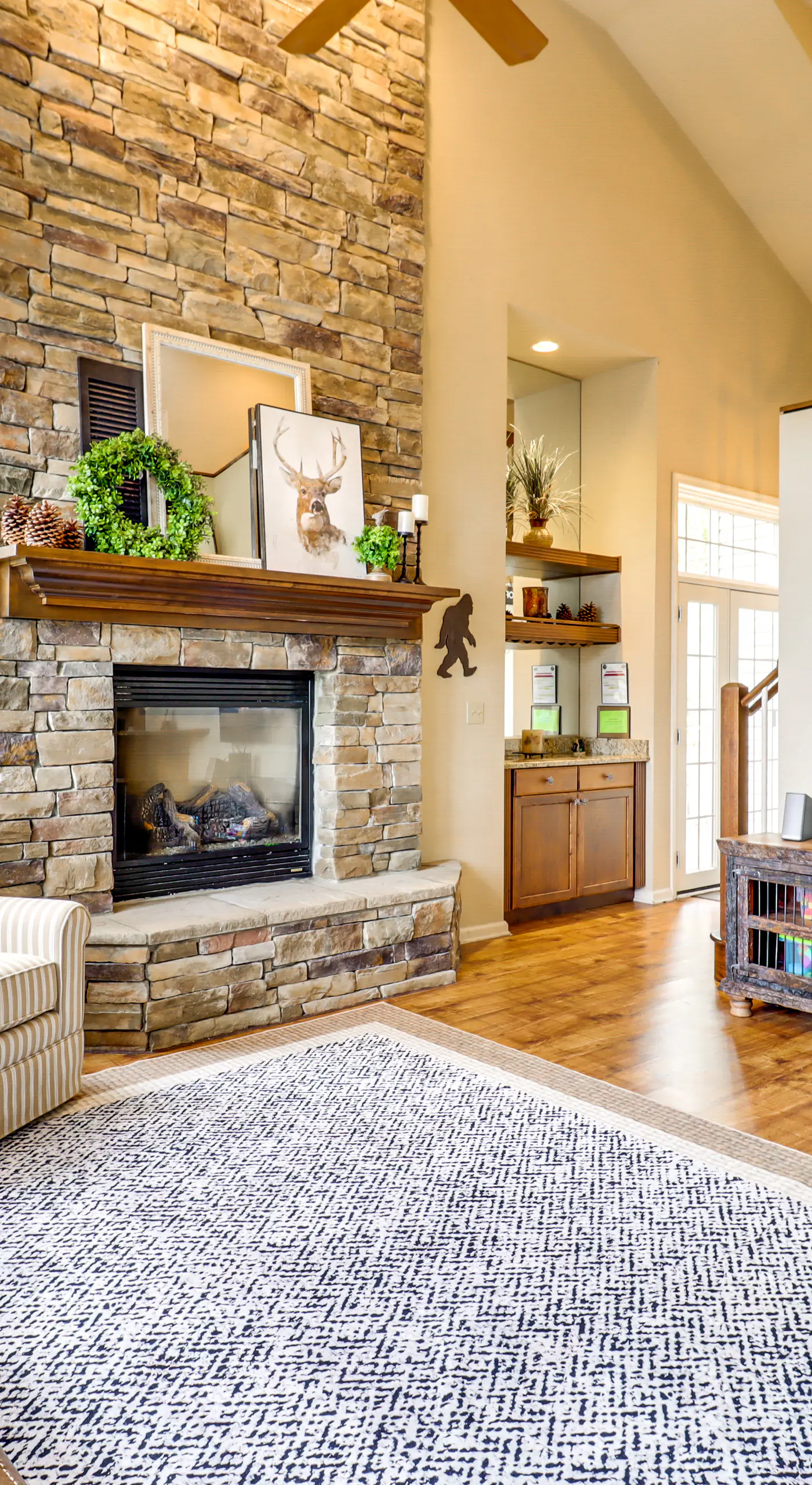 < 1 Mi to Big Boulder Mtn! Home w/ Hot Tub & Deck
