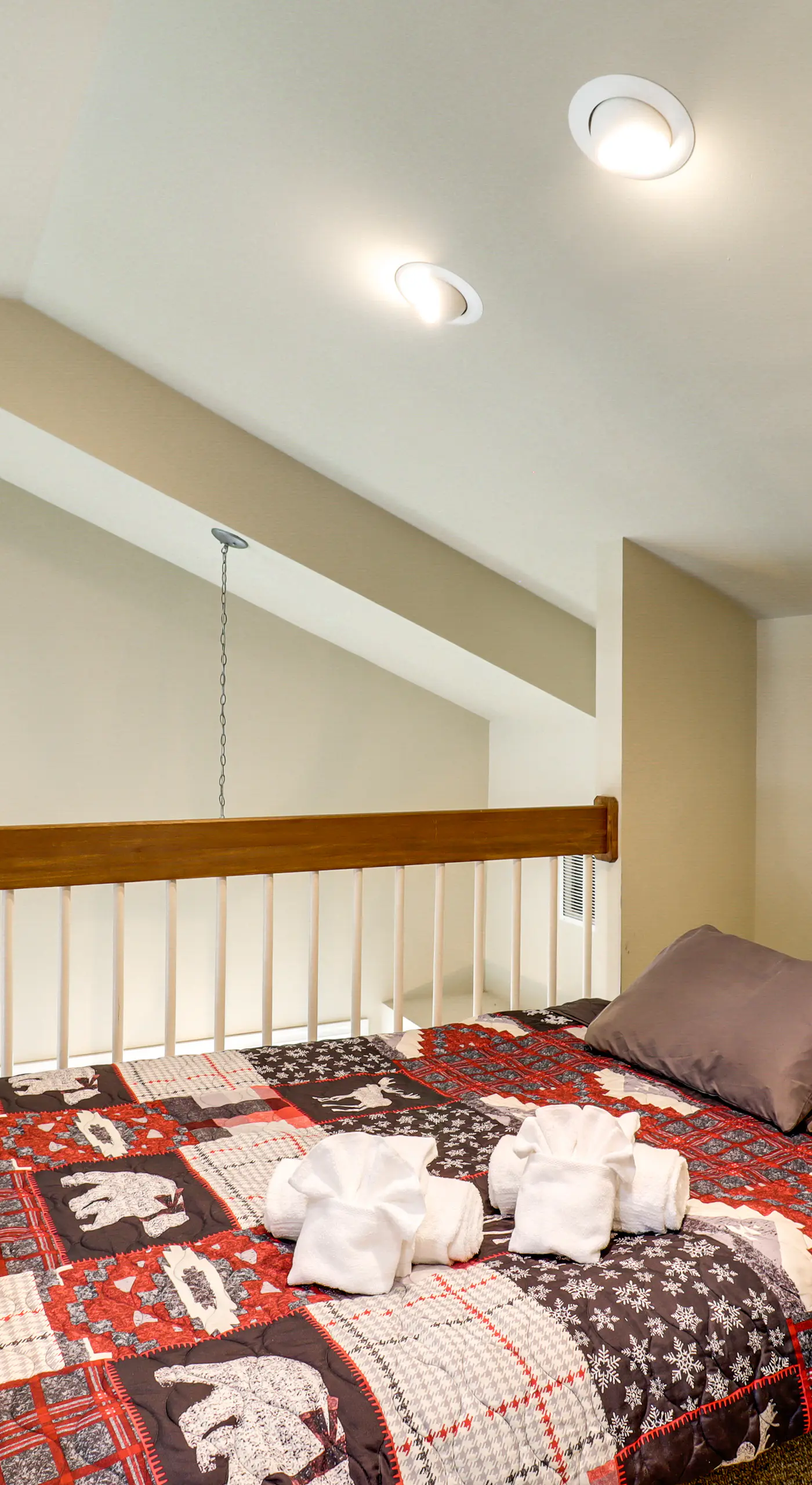 < 1 Mi to Big Boulder Mtn! Home w/ Hot Tub & Deck