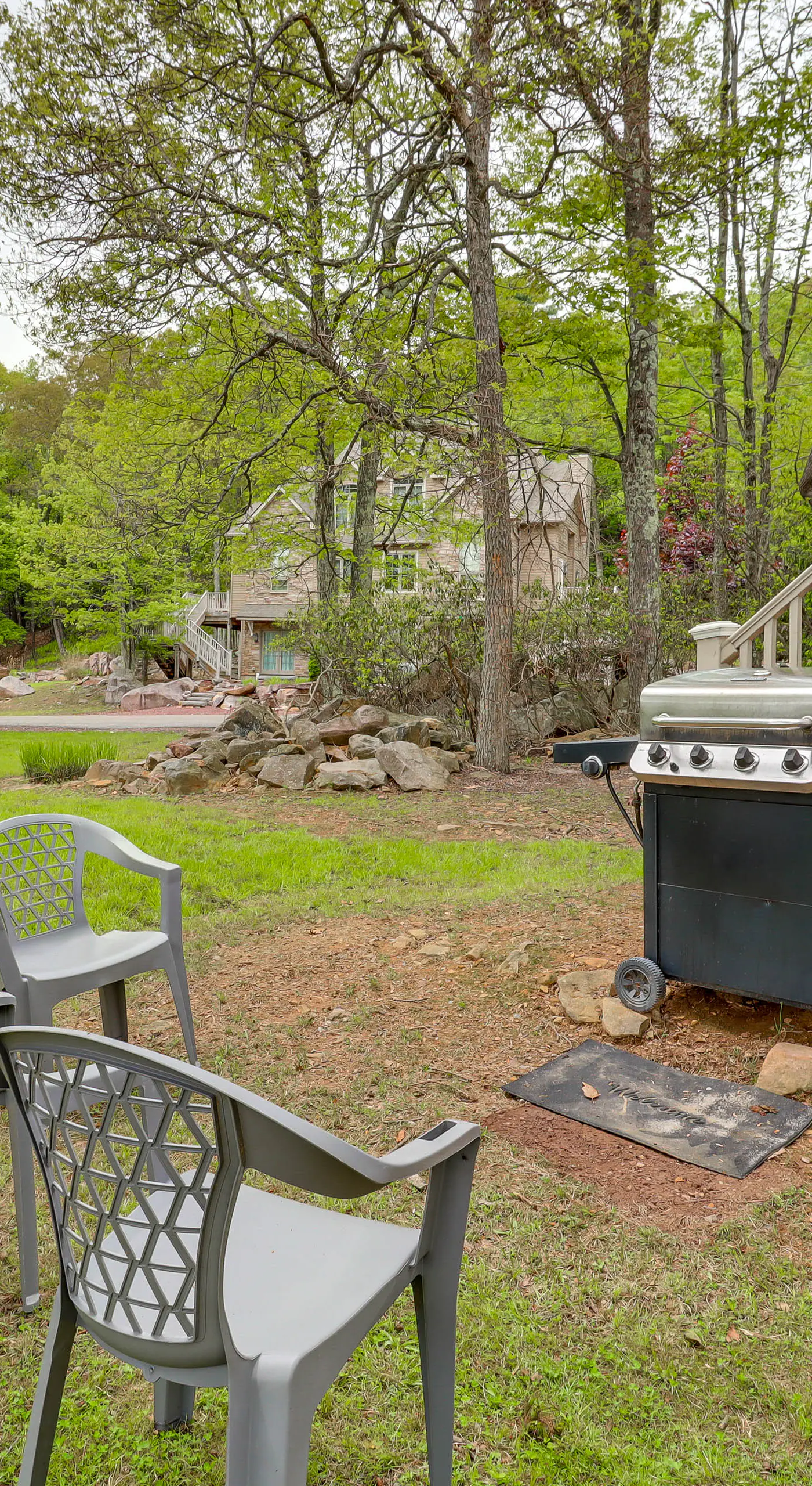< 1 Mi to Big Boulder Mtn! Home w/ Hot Tub & Deck