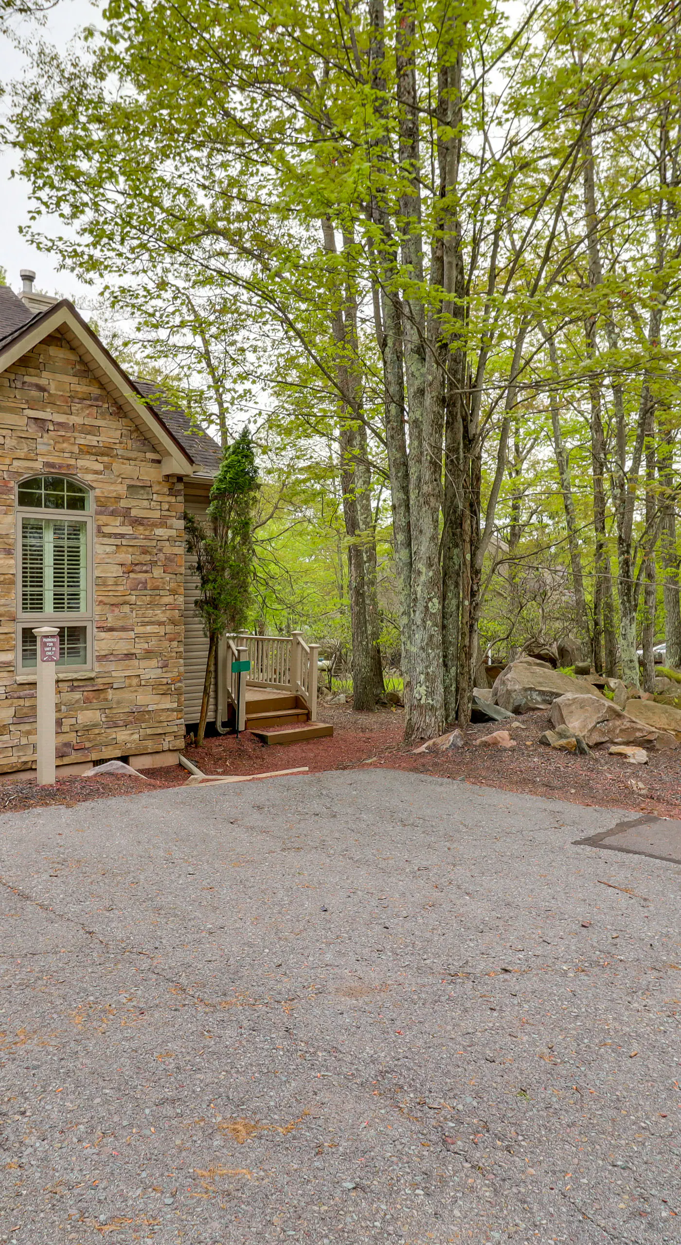 < 1 Mi to Big Boulder Mtn! Home w/ Hot Tub & Deck