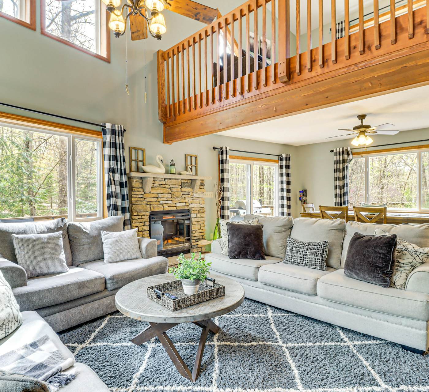 Game Room + Lake Access: Albrightsville Escape