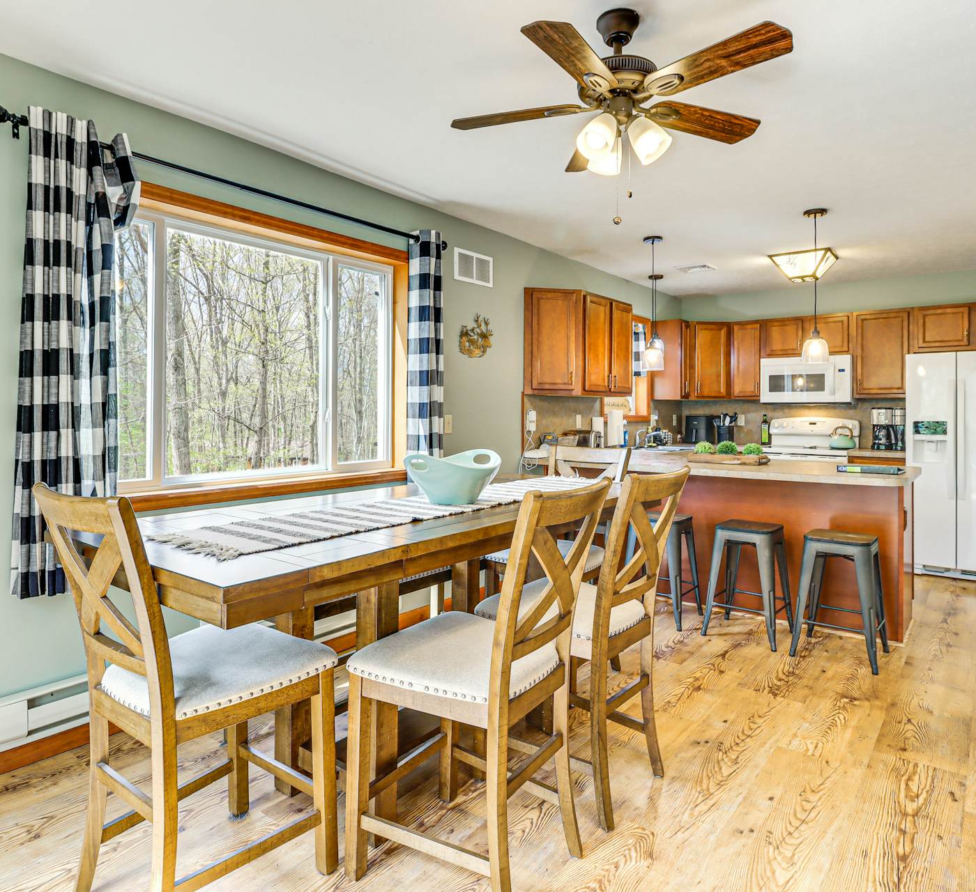 Game Room + Lake Access: Albrightsville Escape
