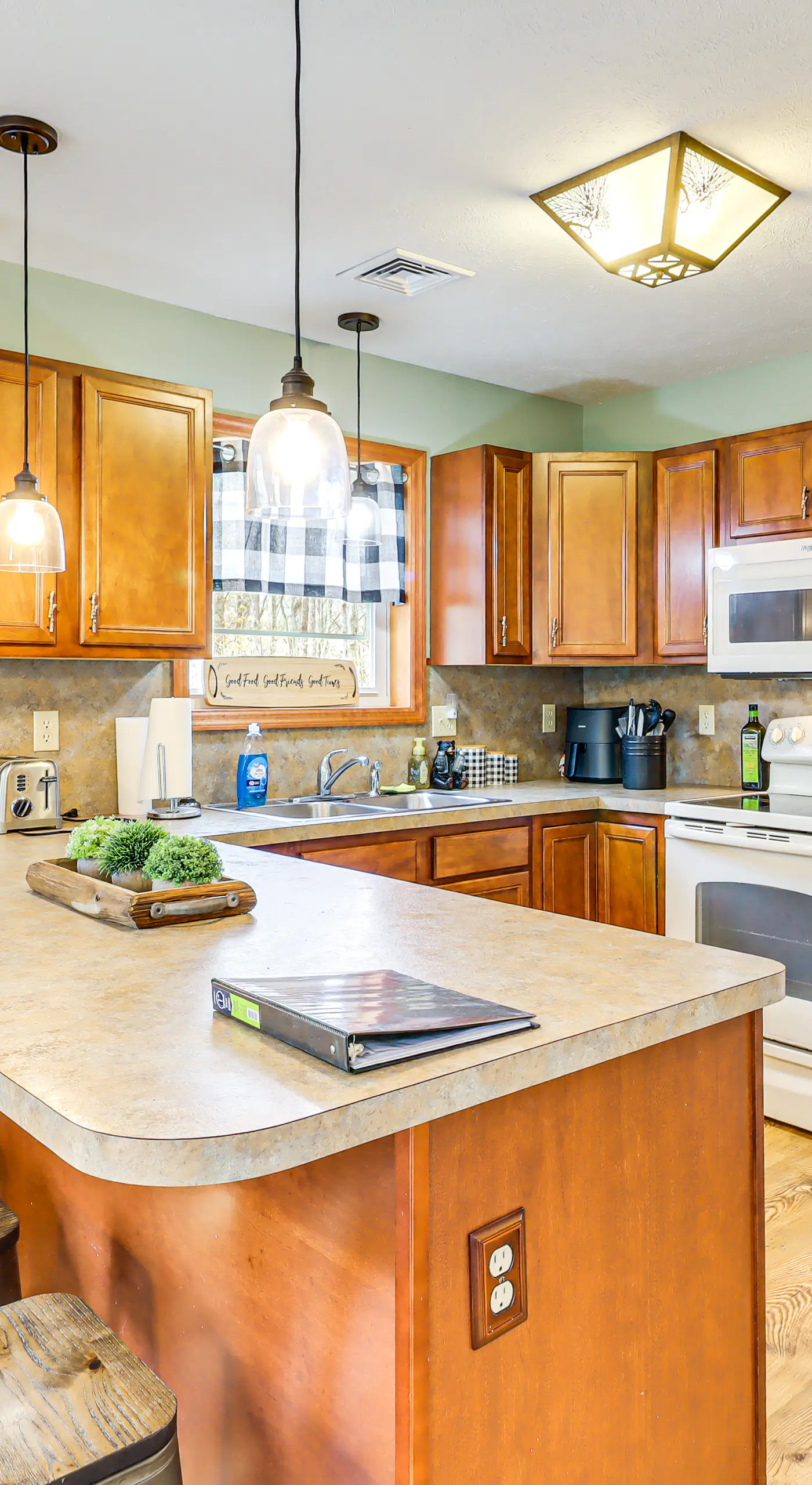 Game Room + Lake Access: Albrightsville Escape