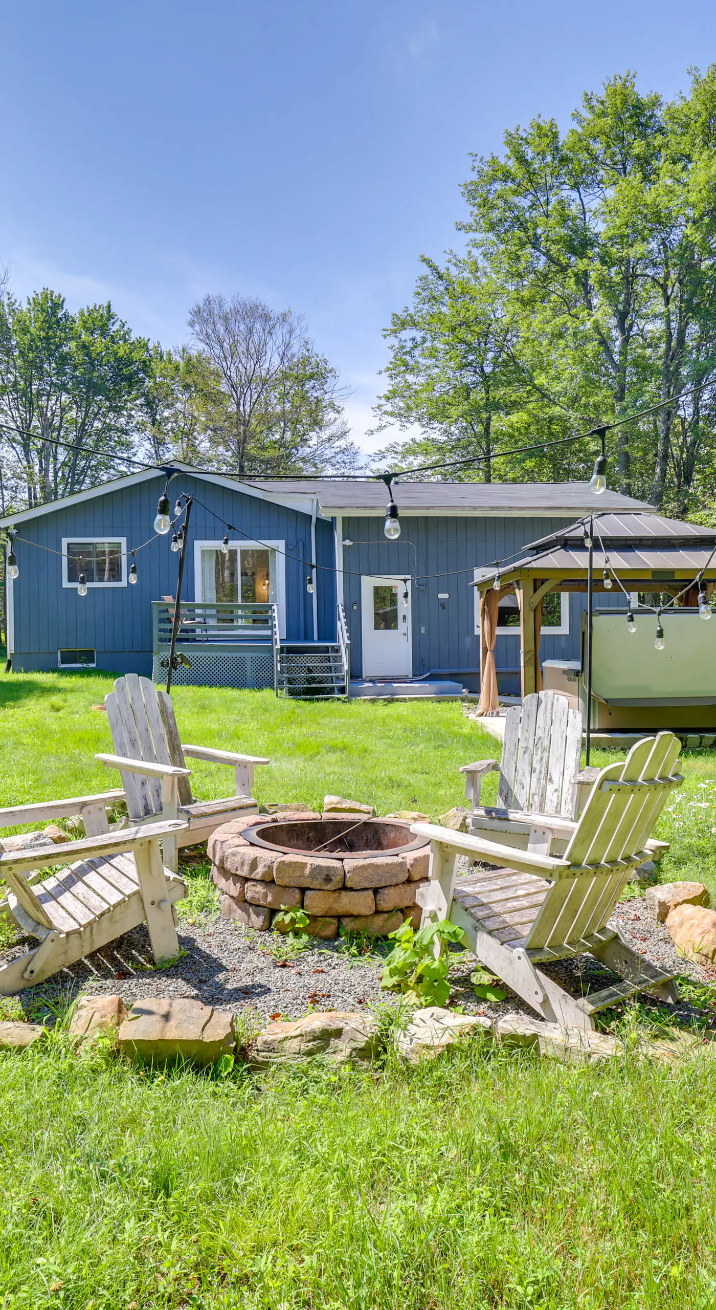 Hot Tub + Game Room: Wooded Poconos Retreat