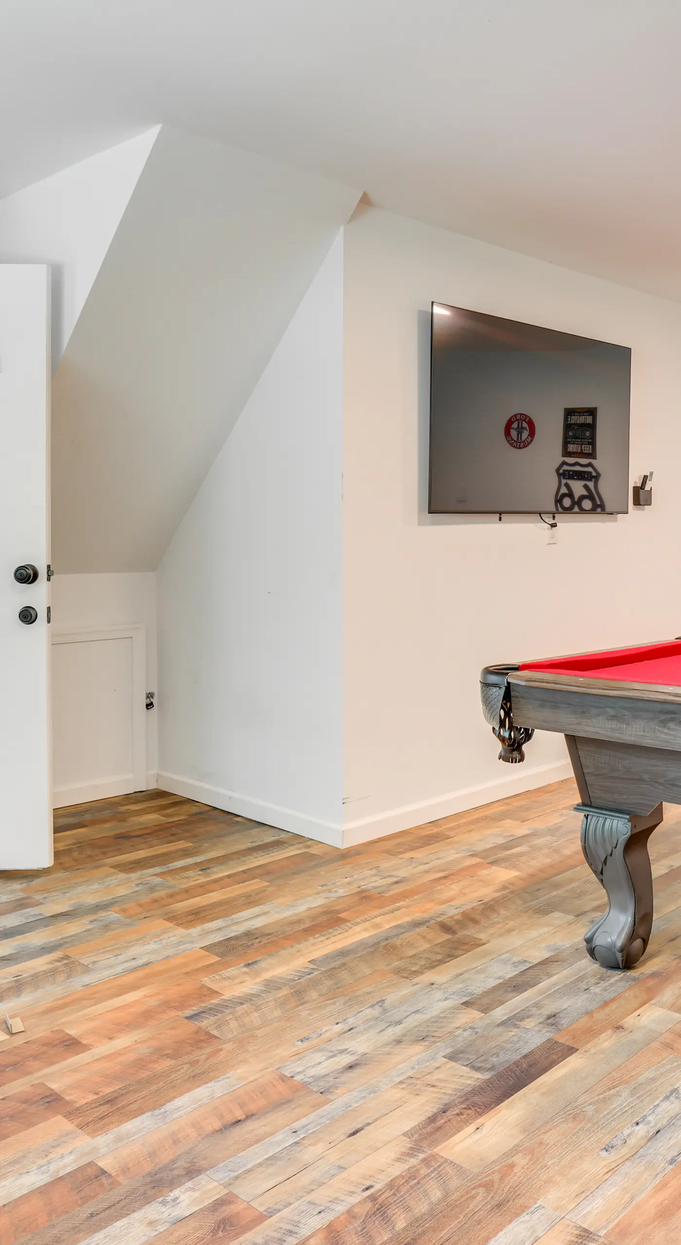 Hot Tub + Game Room: Wooded Poconos Retreat