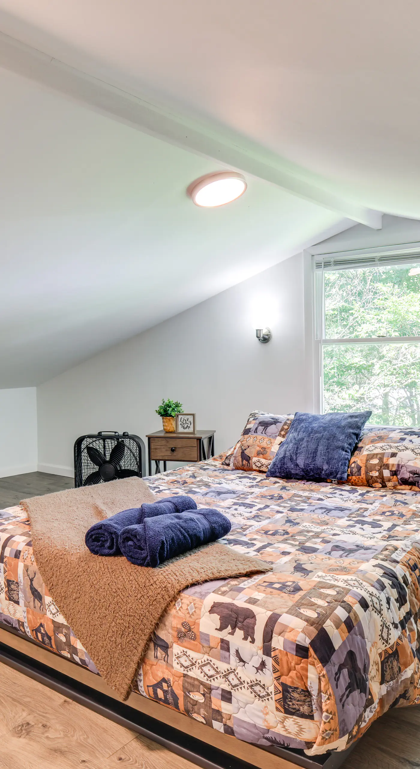 Hot Tub + Game Room: Wooded Poconos Retreat