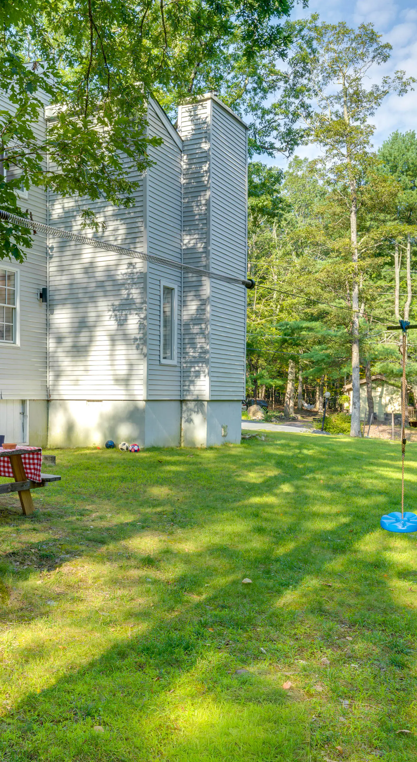Private Yard, Playset: Family Home in Penn Estates