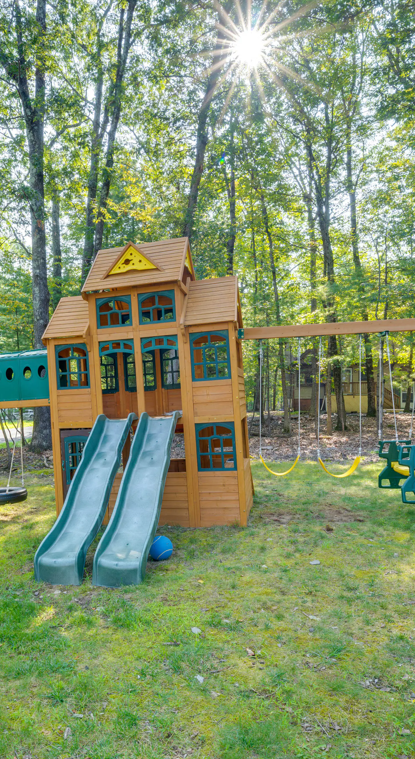 Private Yard, Playset: Family Home in Penn Estates