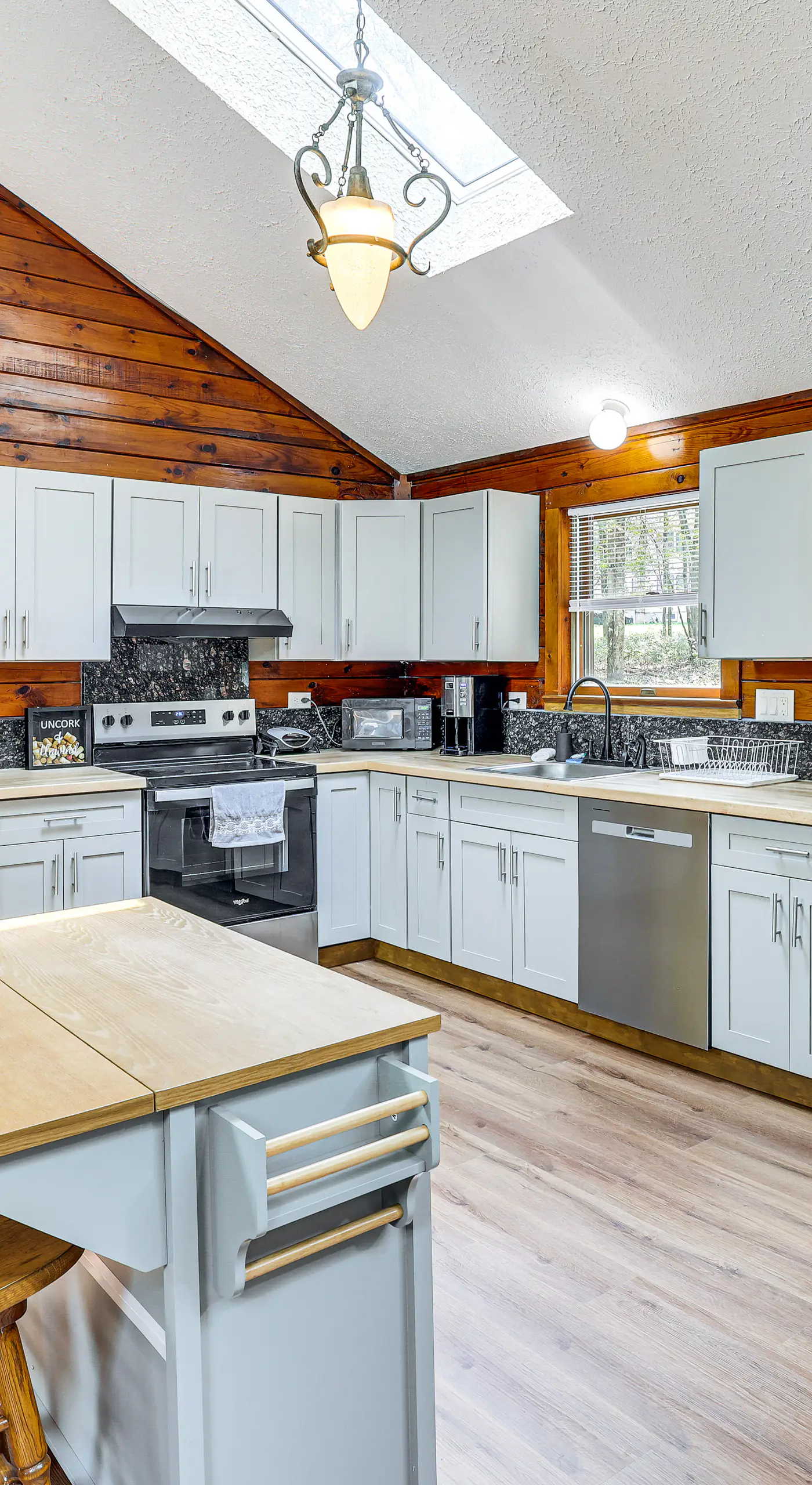 Long Pond Log Cabin w/ Hot Tub Soaks & Outdoor Fun