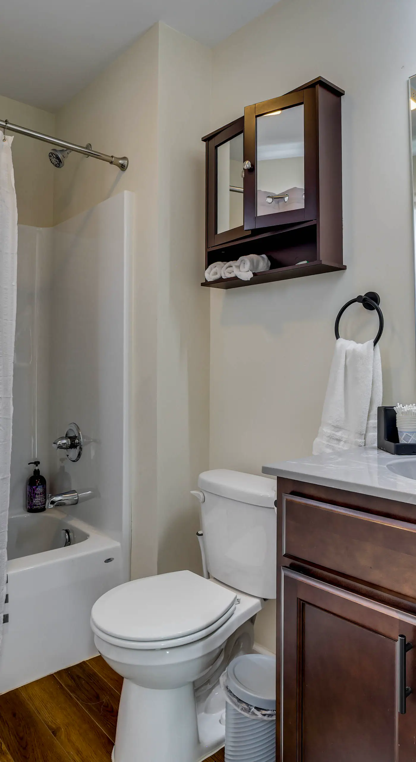 Lakefront Pocono Retreat w/ Hot Tub & Movie Hub