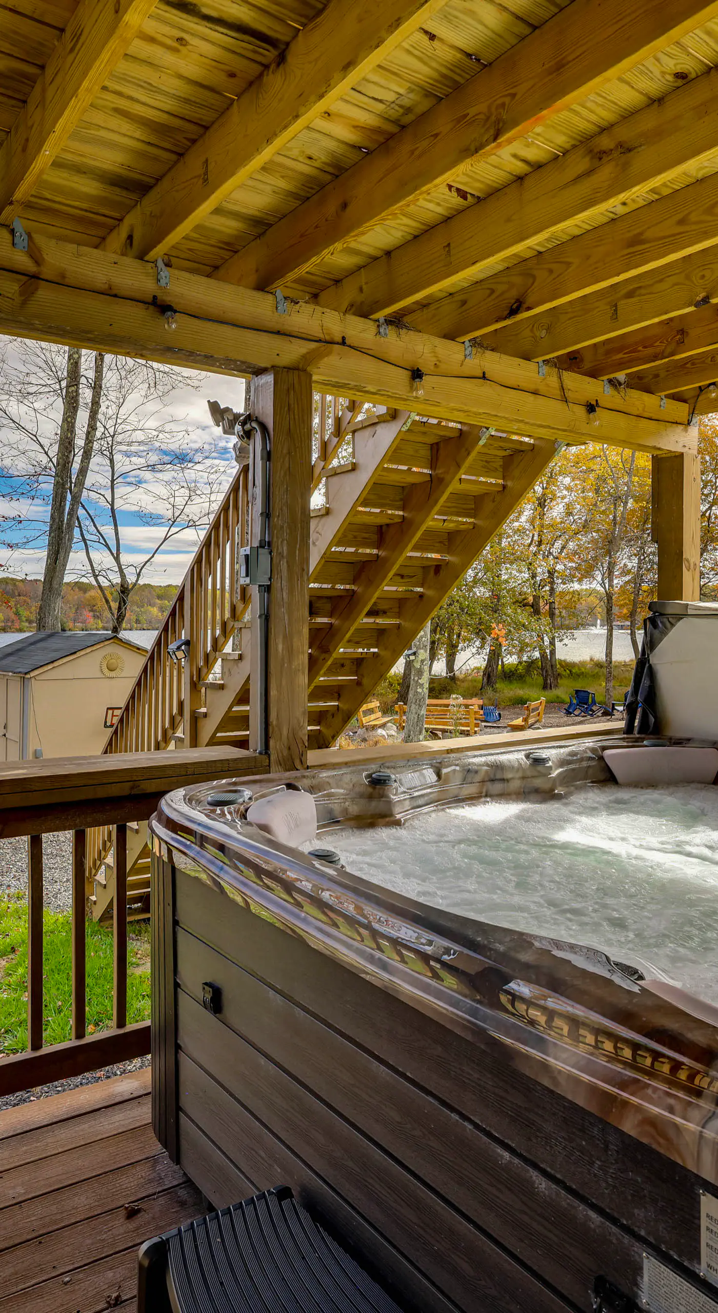 Lakefront Pocono Retreat w/ Hot Tub & Movie Hub