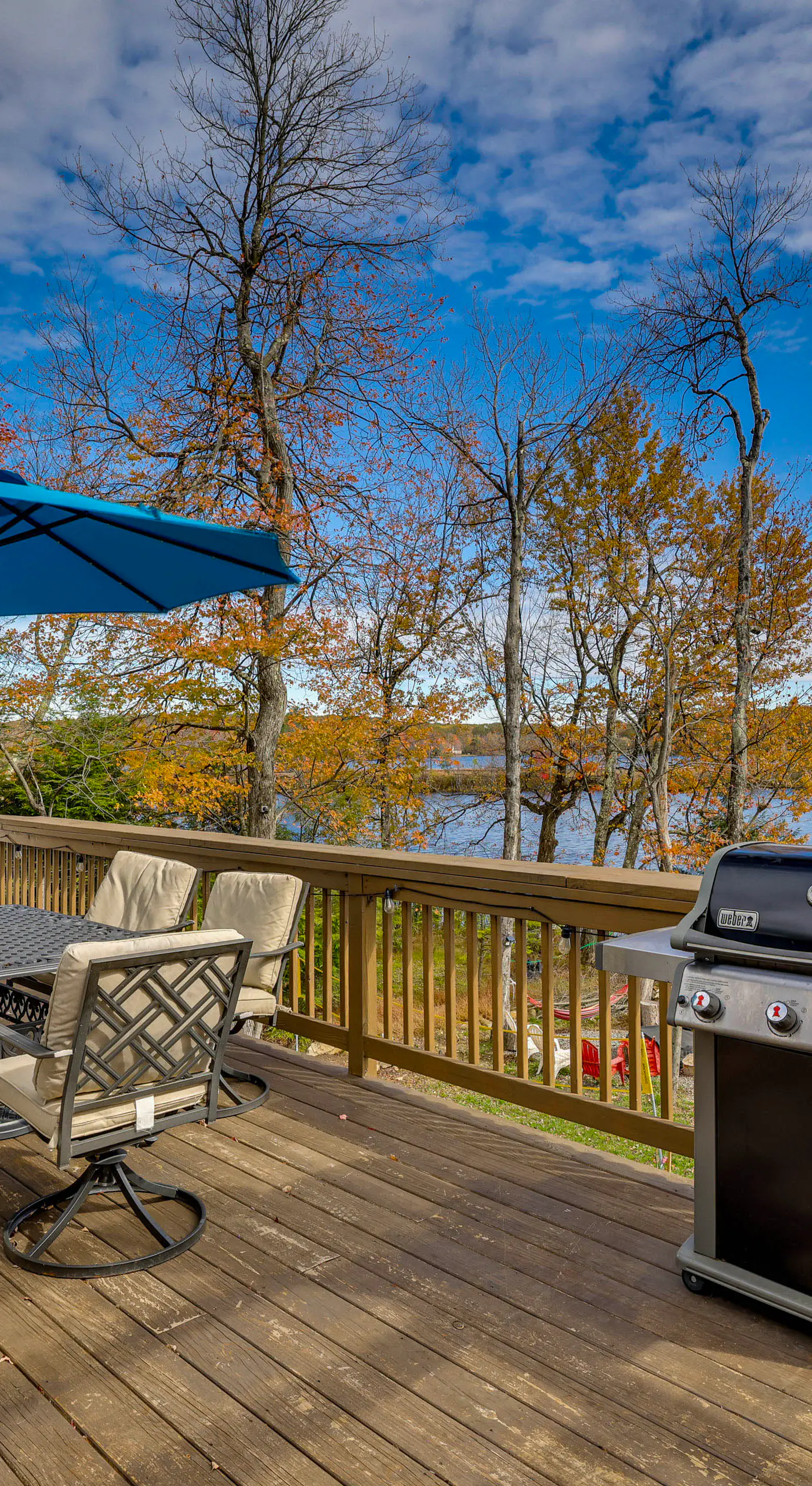 Lakefront Pocono Retreat w/ Hot Tub & Movie Hub