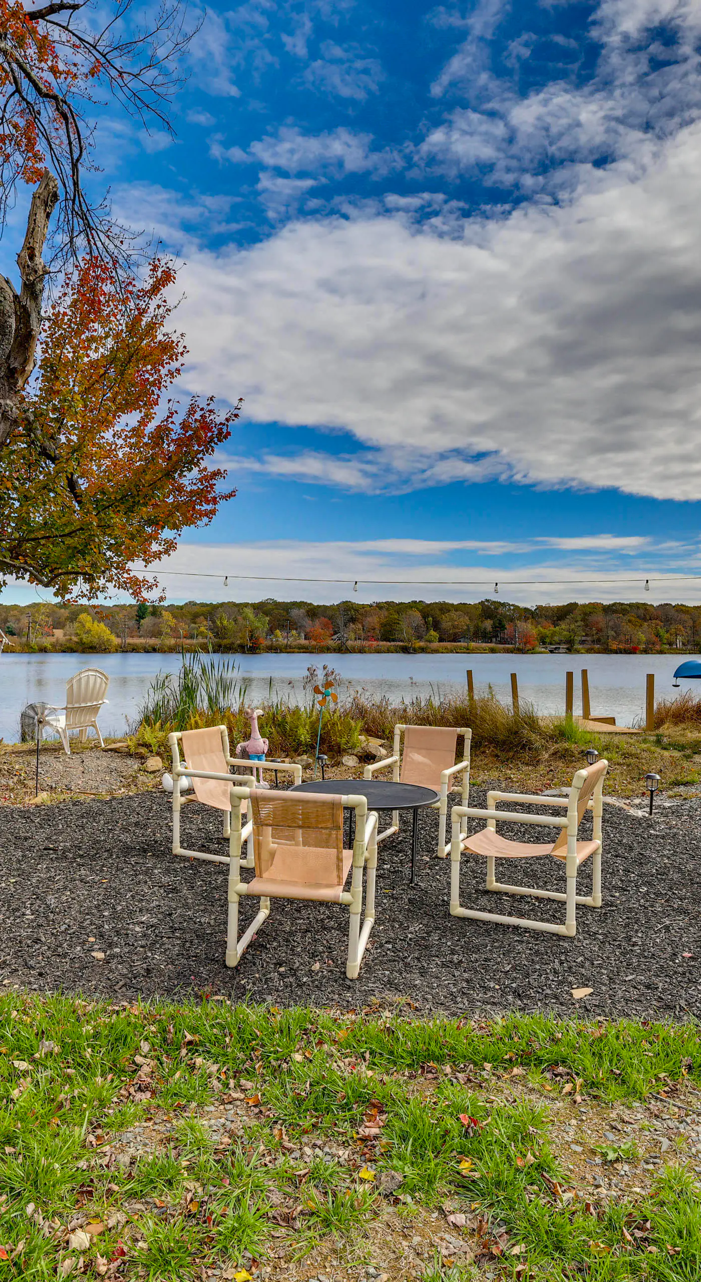 Lakefront Pocono Retreat w/ Hot Tub & Movie Hub