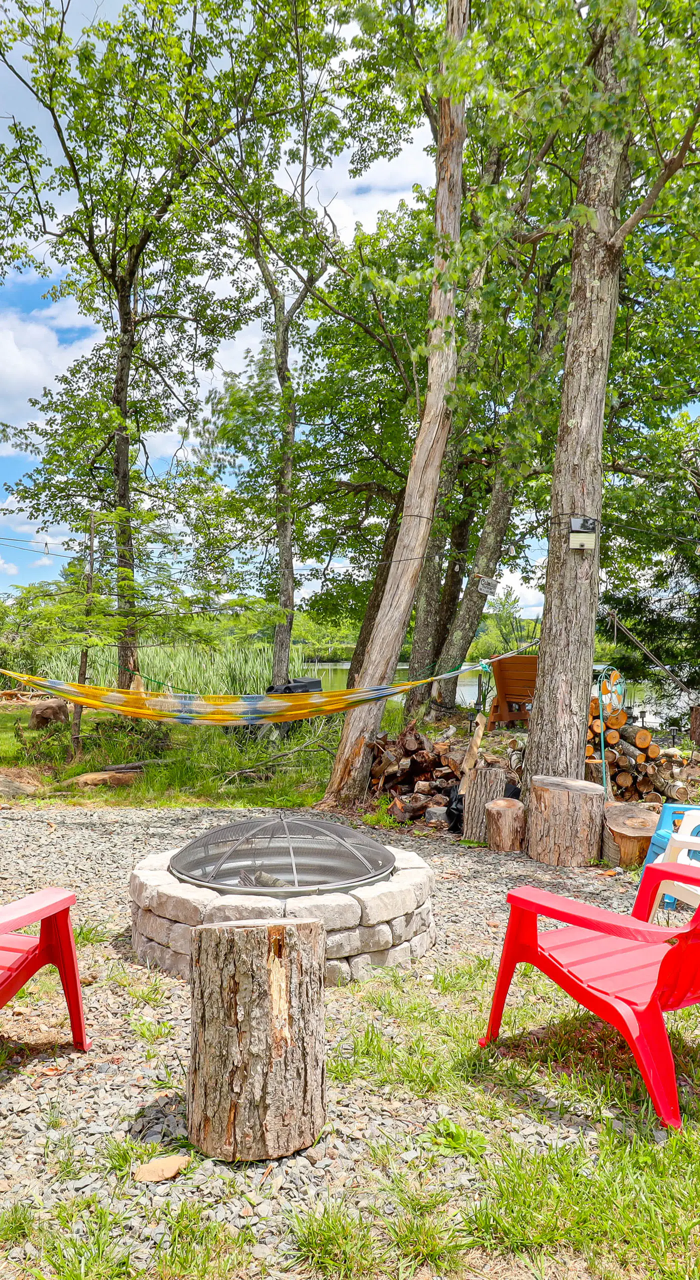 Lakefront Pocono Retreat w/ Hot Tub & Movie Hub