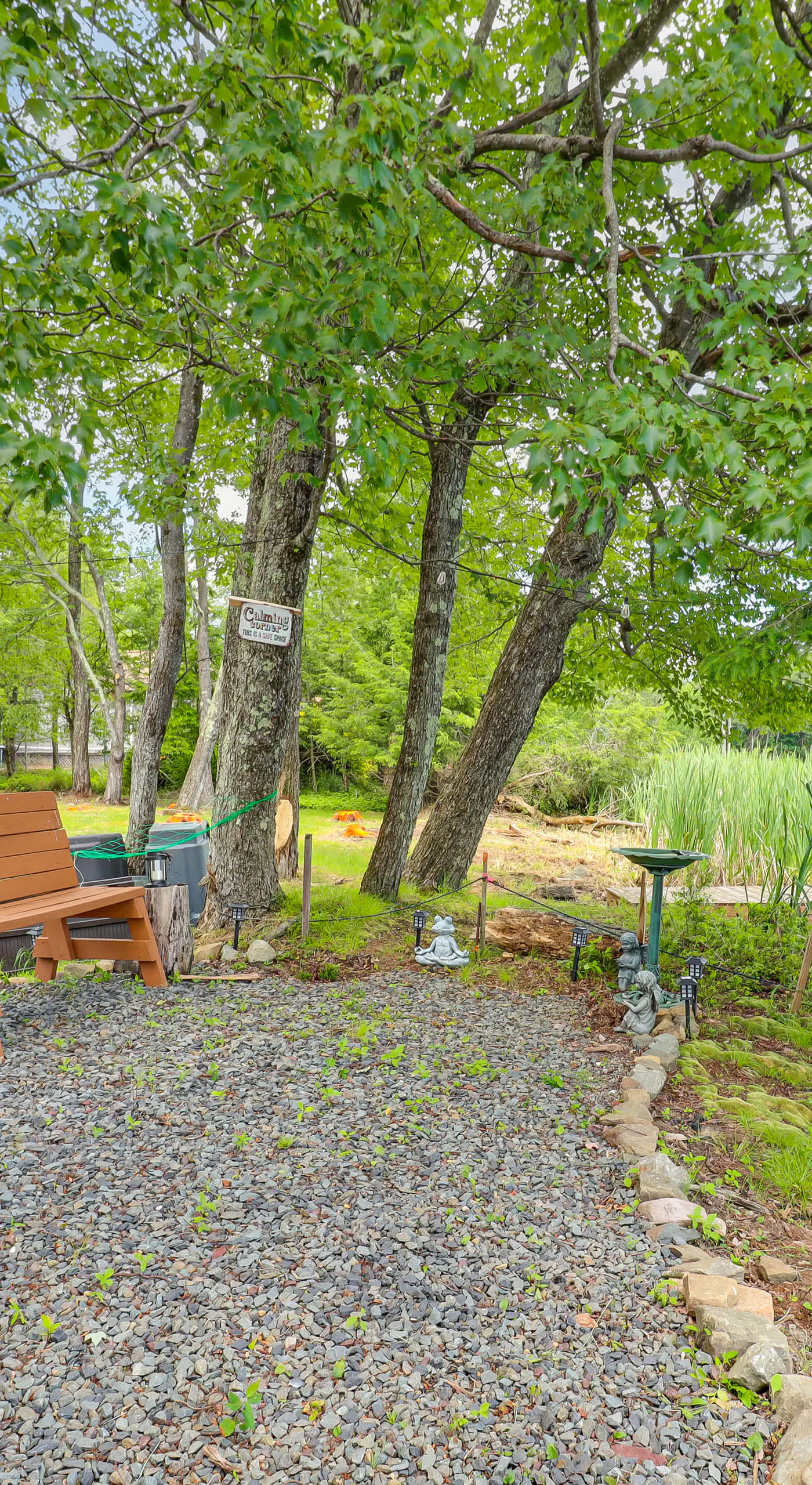 Lakefront Pocono Retreat w/ Hot Tub & Movie Hub
