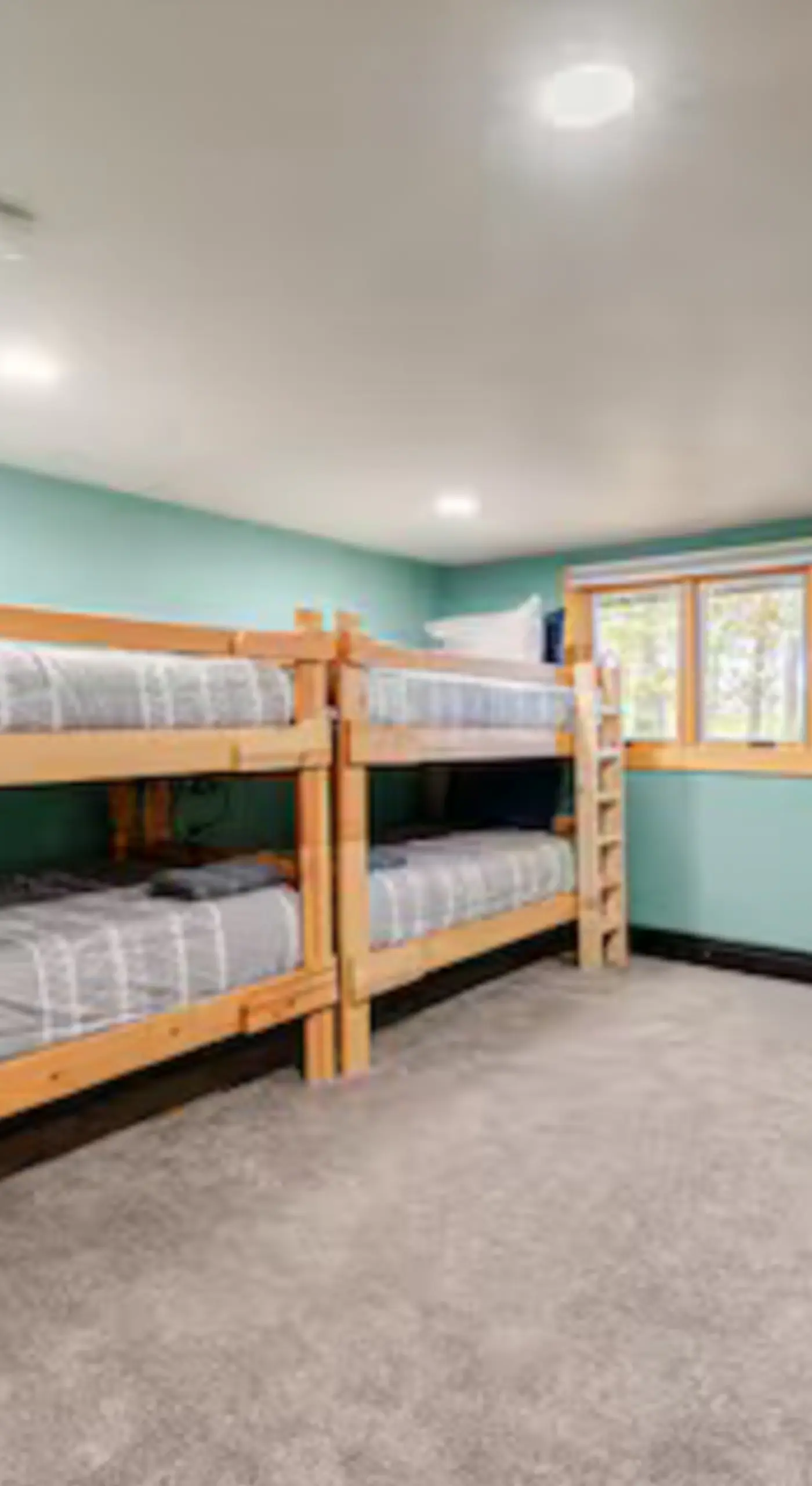 Ski-In/Ski-Out Camelback Mtn Retreat w/ Hot Tub