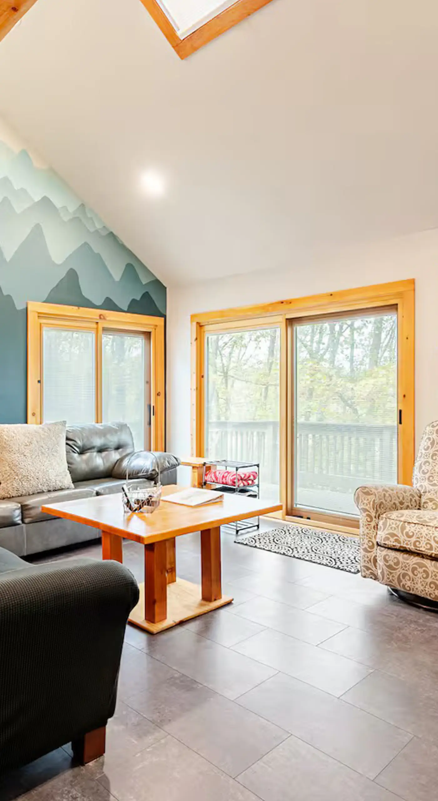 Ski-In/Ski-Out Camelback Mtn Retreat w/ Hot Tub