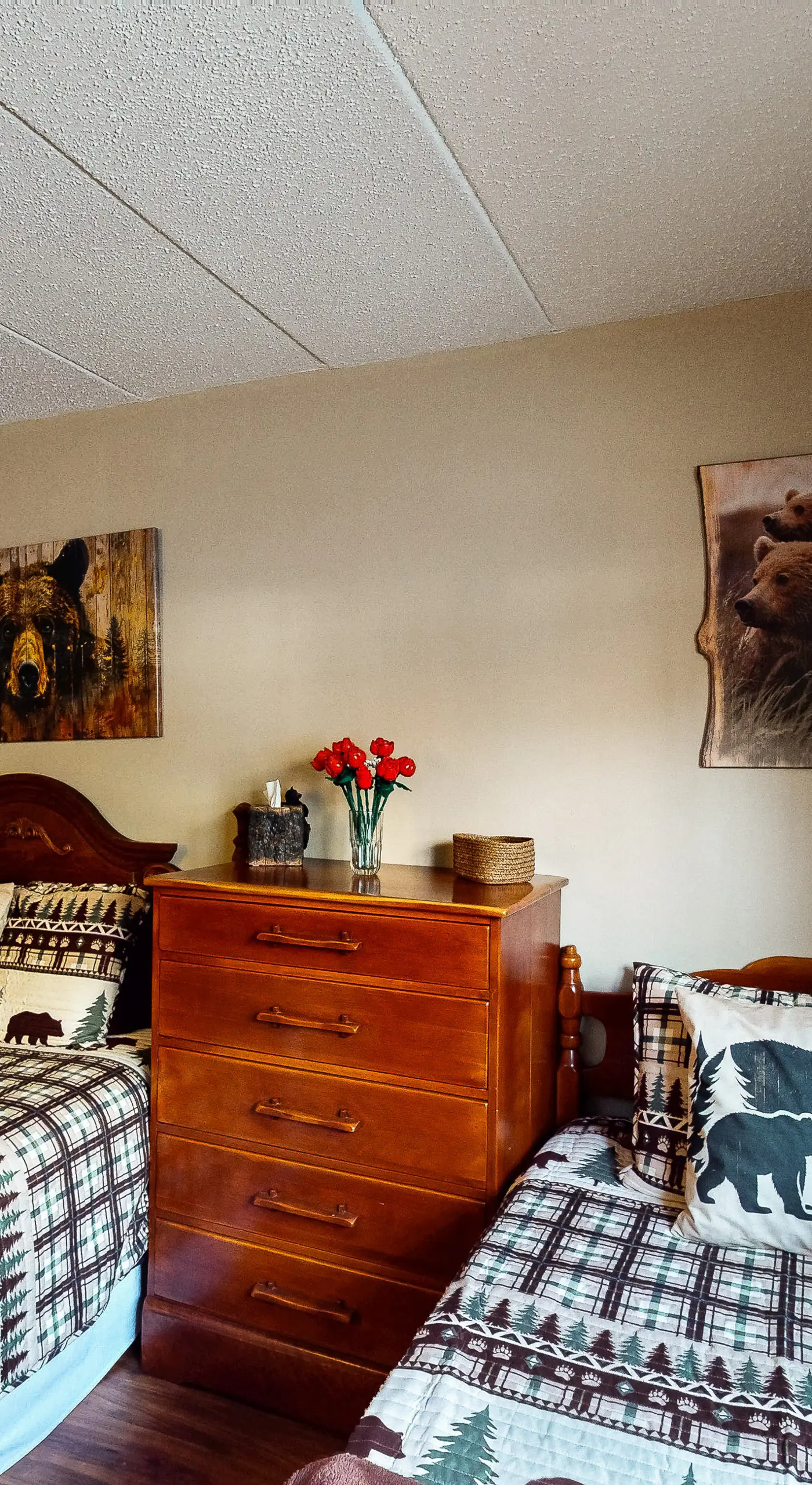 Lakefront Poconos Retreat! Pool & Hot Tub Access