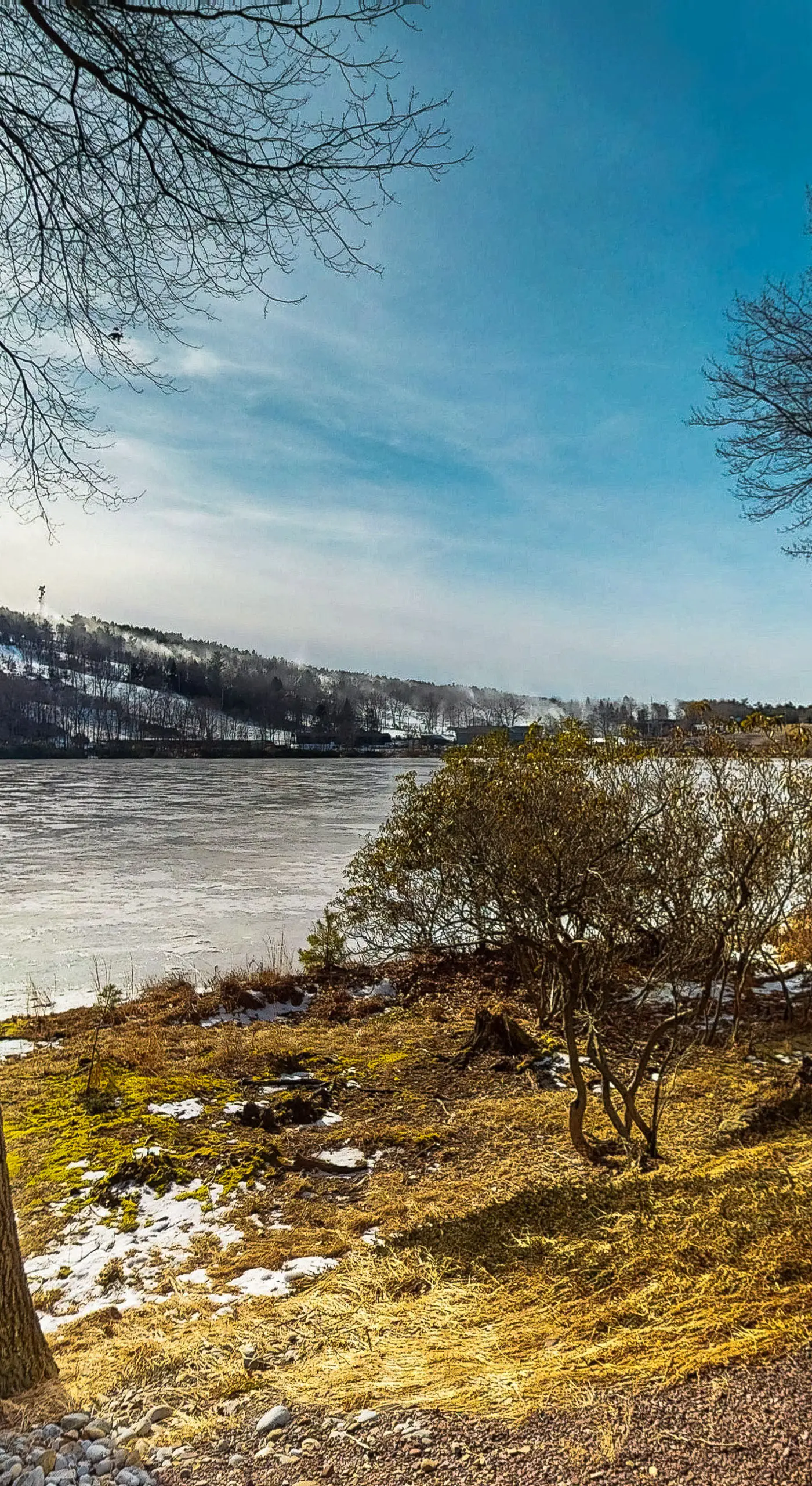 Lakefront Poconos Retreat! Pool & Hot Tub Access