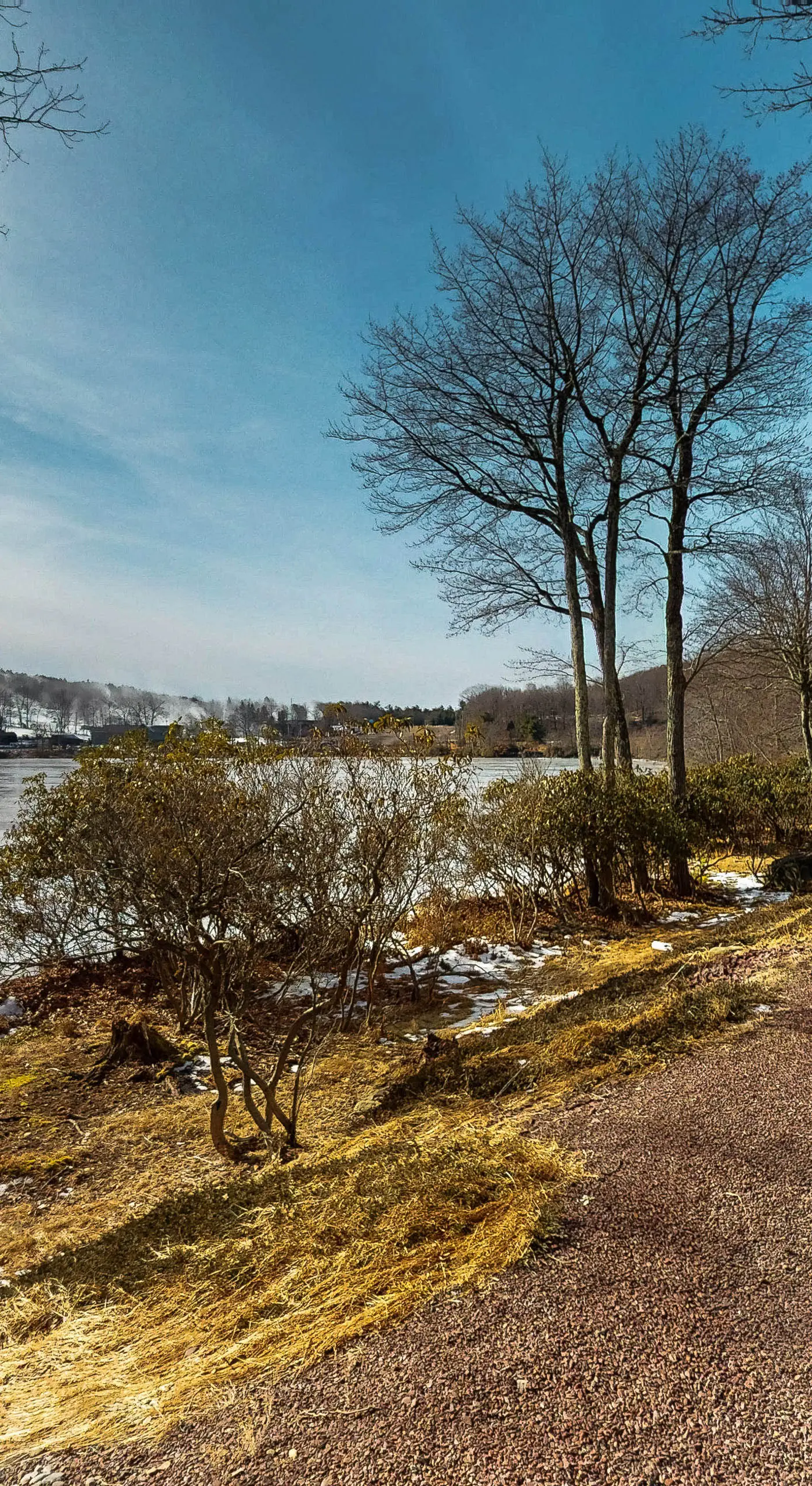 Lakefront Poconos Retreat! Pool & Hot Tub Access